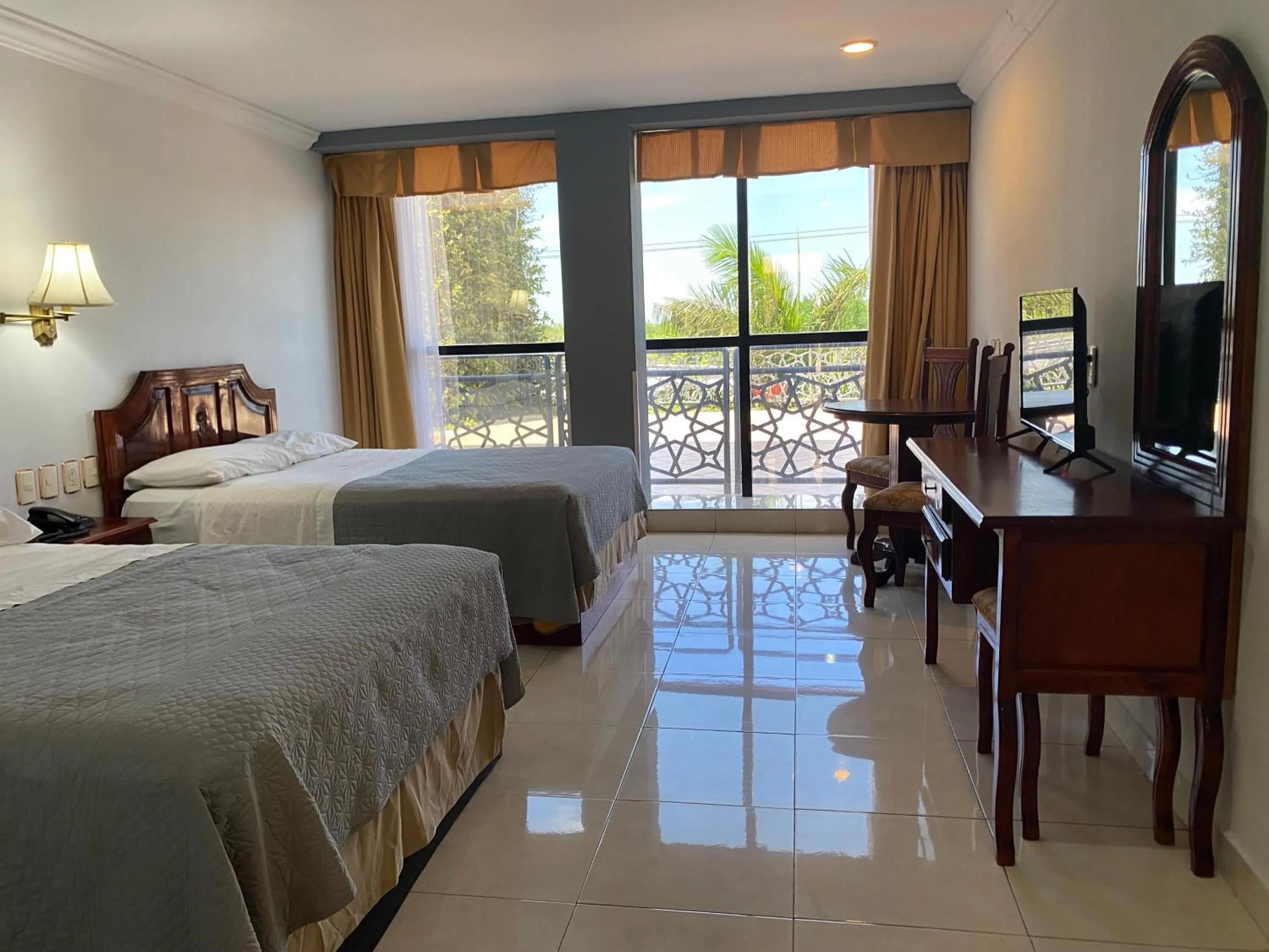 Bed in Grand Royal Tampico