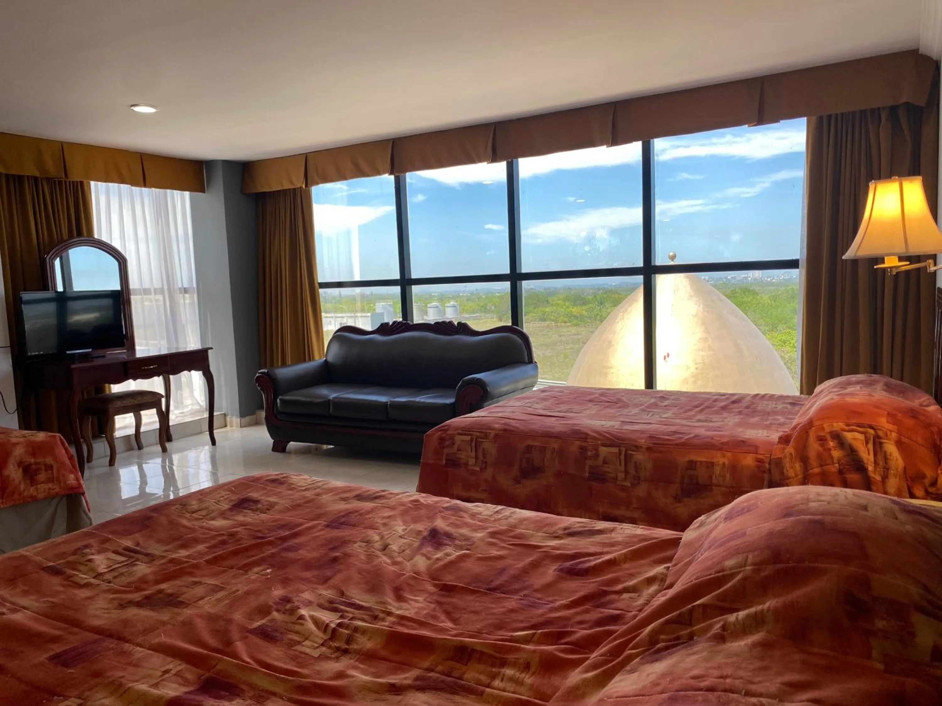 Bed in Grand Royal Tampico