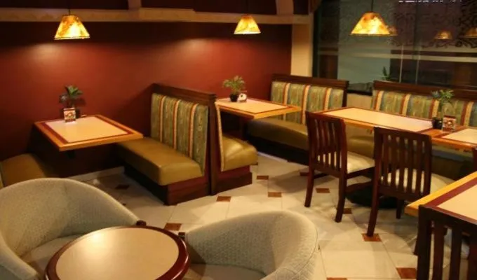 Restaurant/places to eat in Grand Royal Tampico