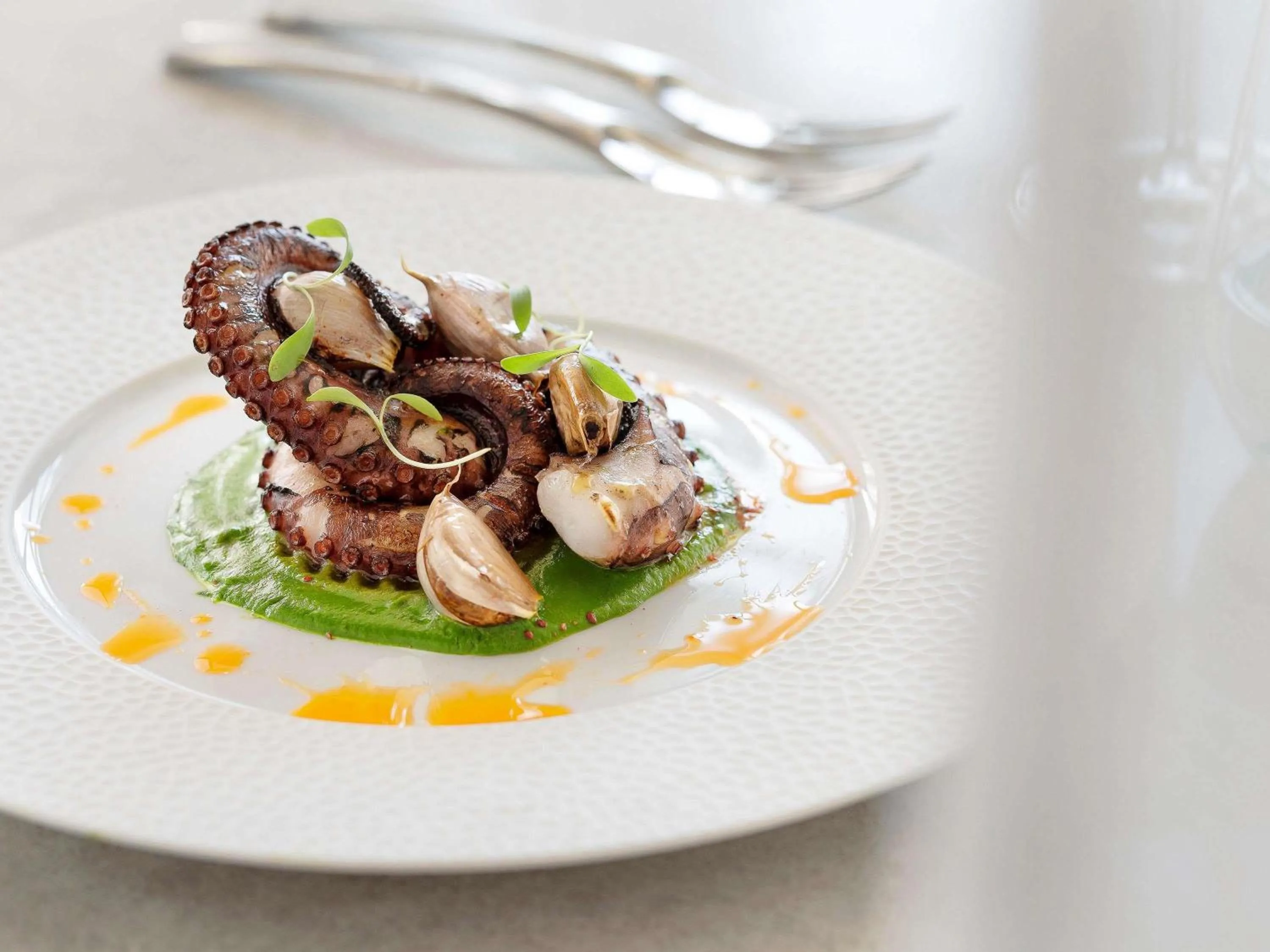 Restaurant/places to eat in Sofitel Auckland Viaduct Harbour