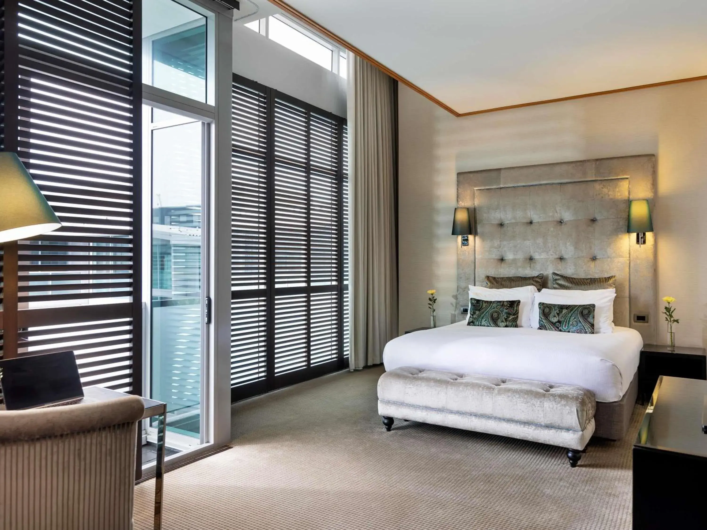 Luxury Atrium Room in Sofitel Auckland Viaduct Harbour Luxury Atrium Room in Sofitel Auckland Viaduct Harbour