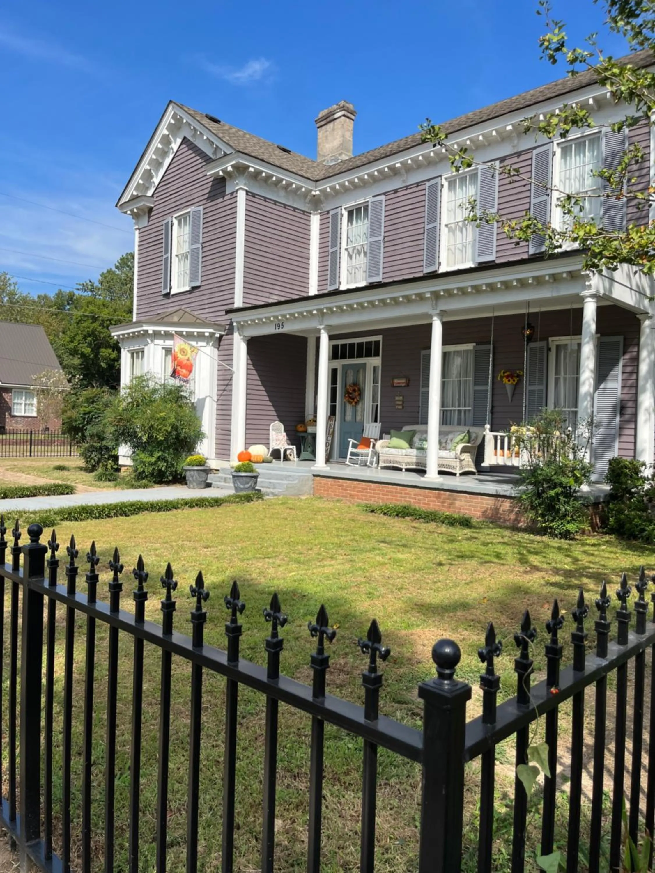 Facade/entrance in The Wynne House Inn