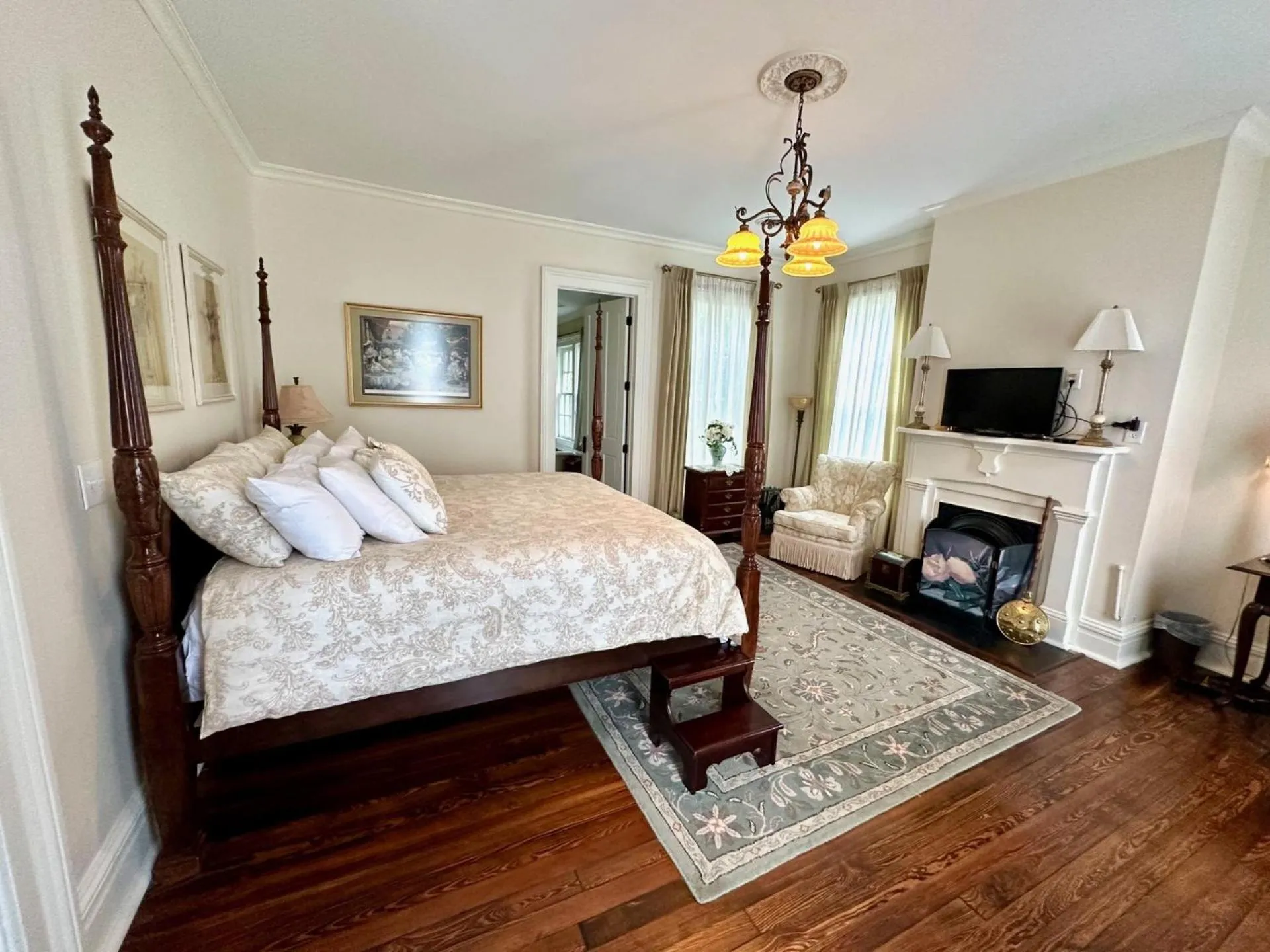 Bed in The Wynne House Inn