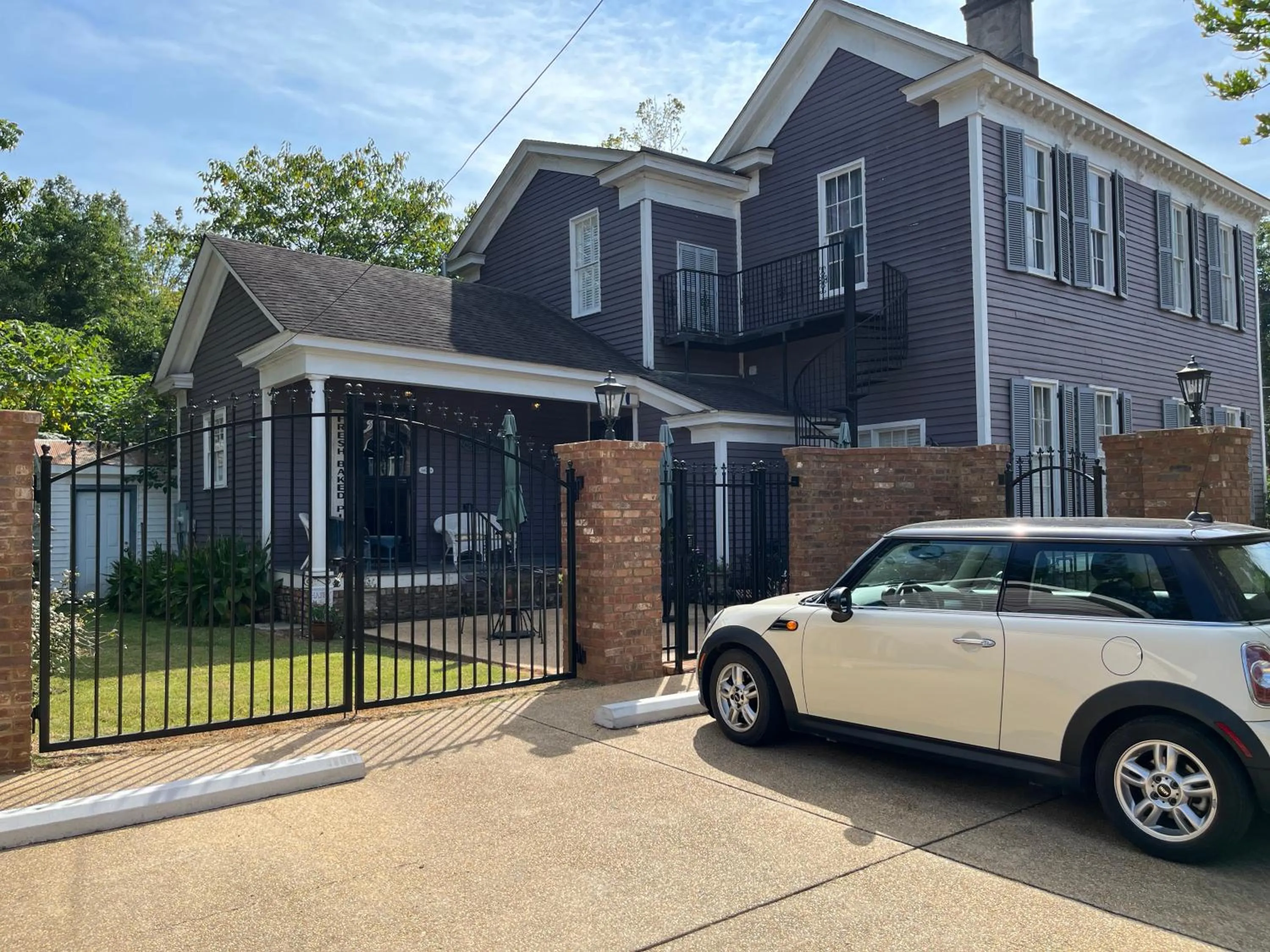 Property building in The Wynne House Inn