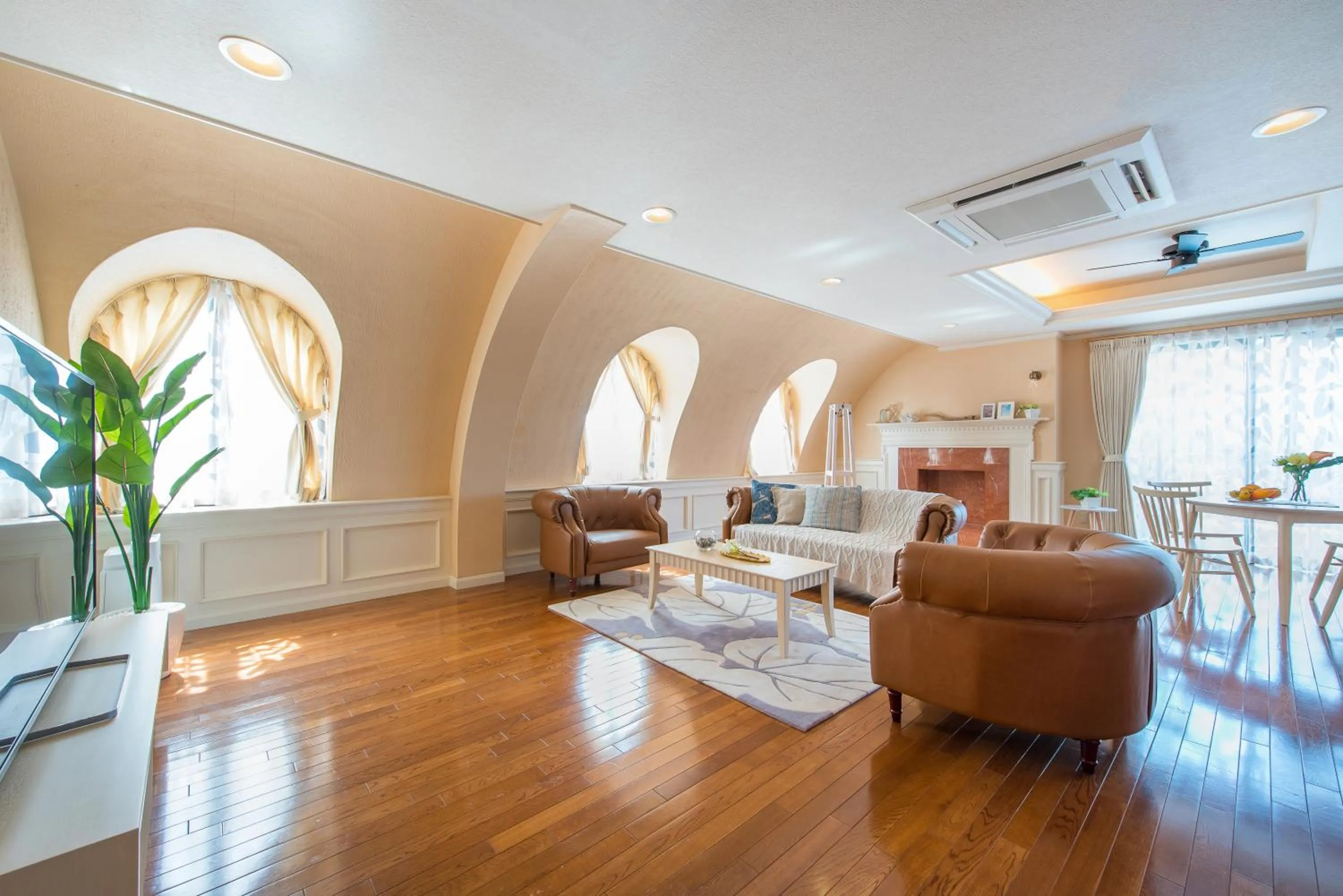 Living room in Enoca Hotel