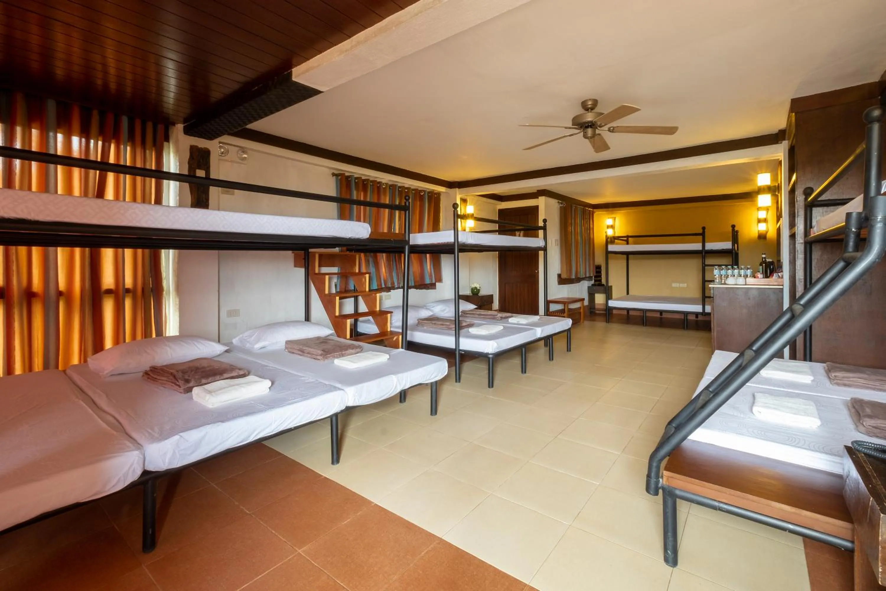 Bed in West 35 Eco Mountain Resort