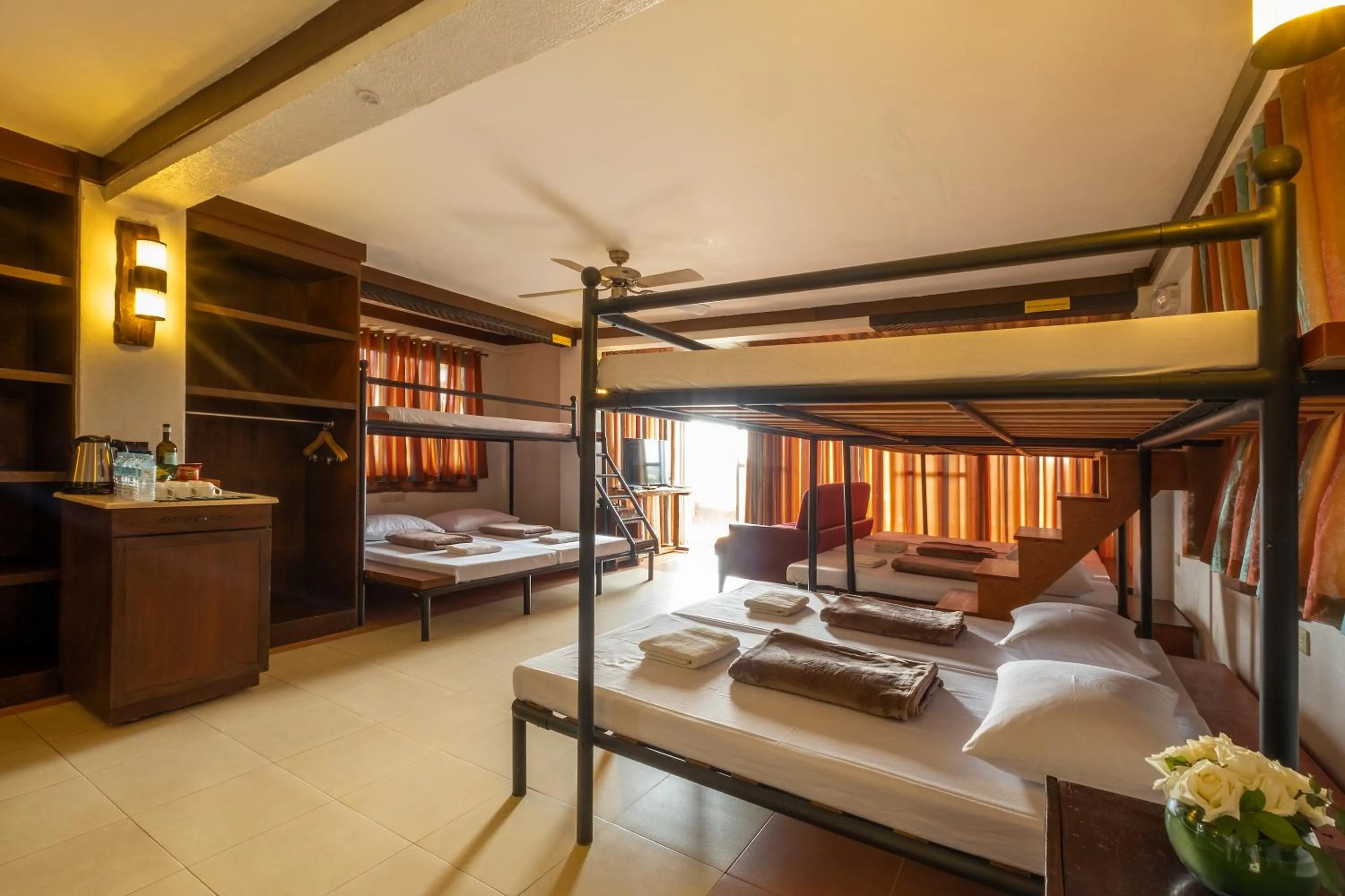 Bed in West 35 Eco Mountain Resort