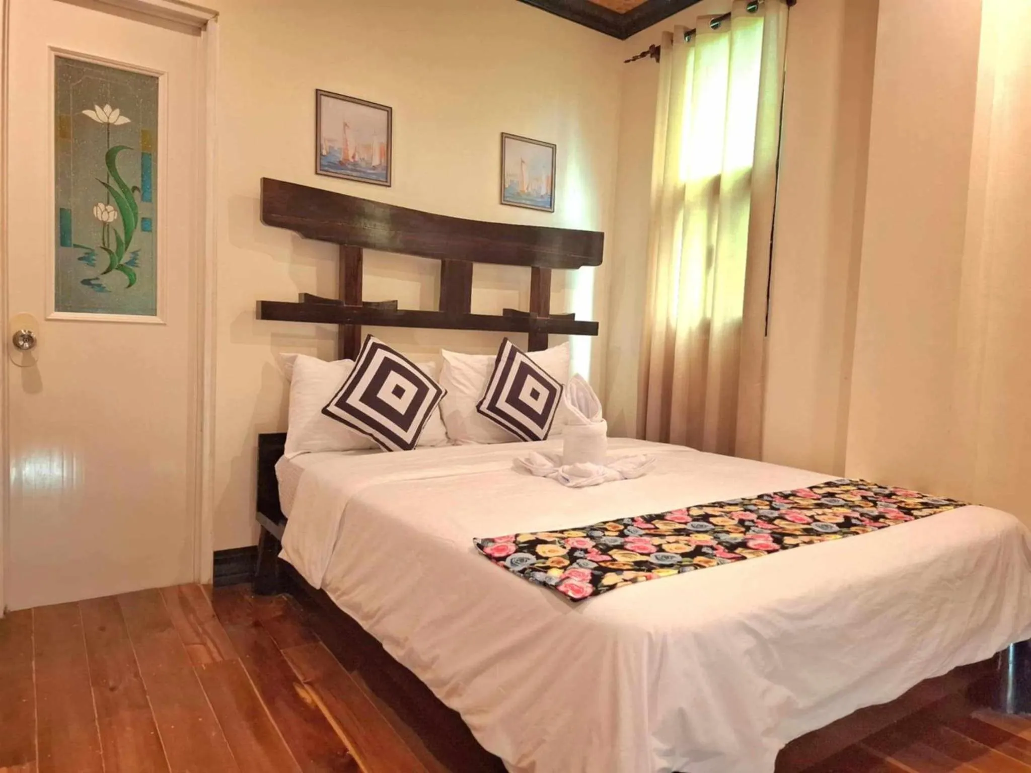 Bed in Peak View Resort