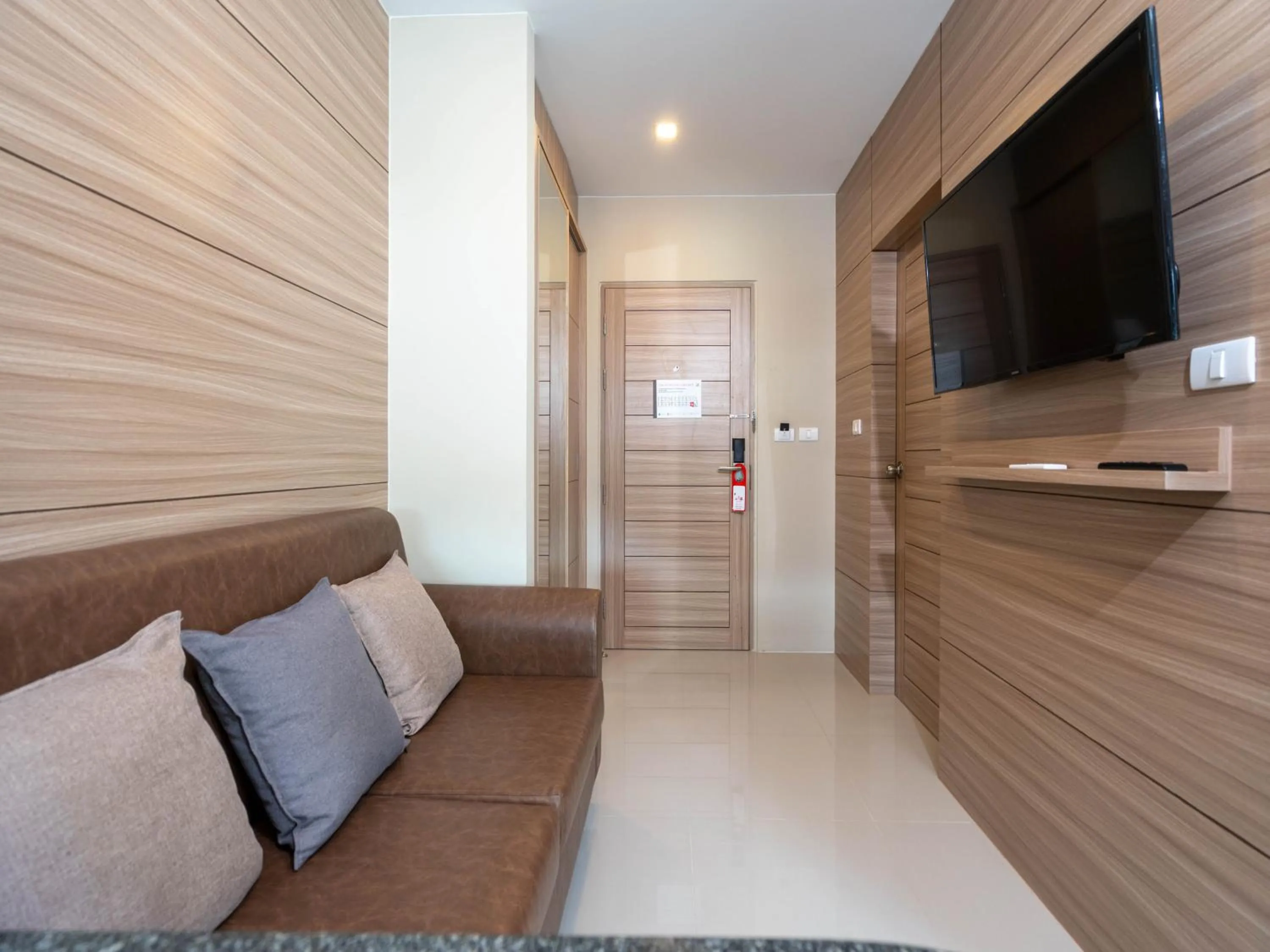 Living room, Seating Area in Patong Bay Residence