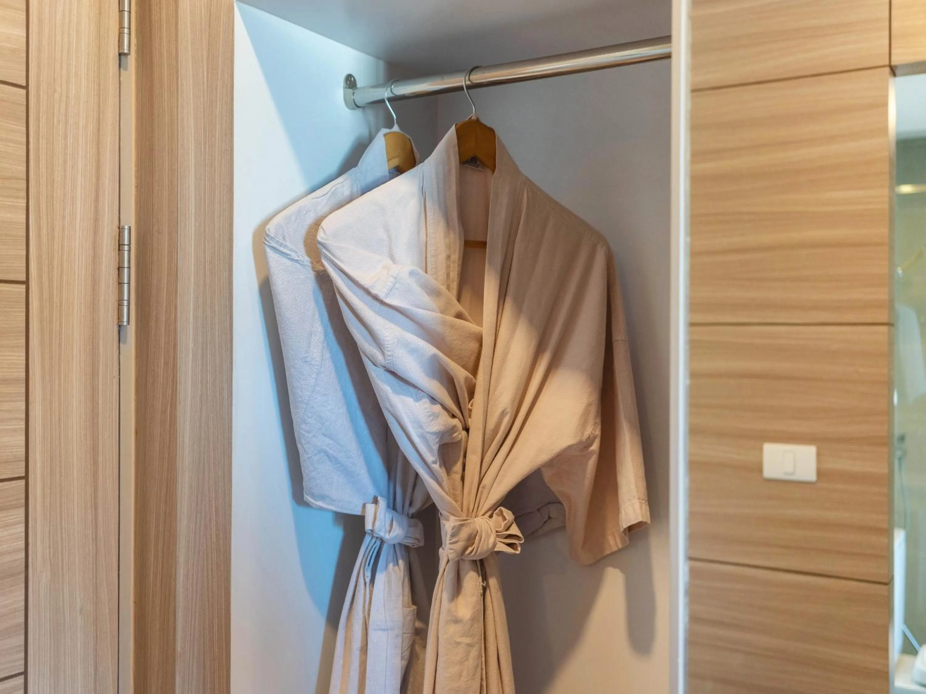 wardrobe in Patong Bay Residence