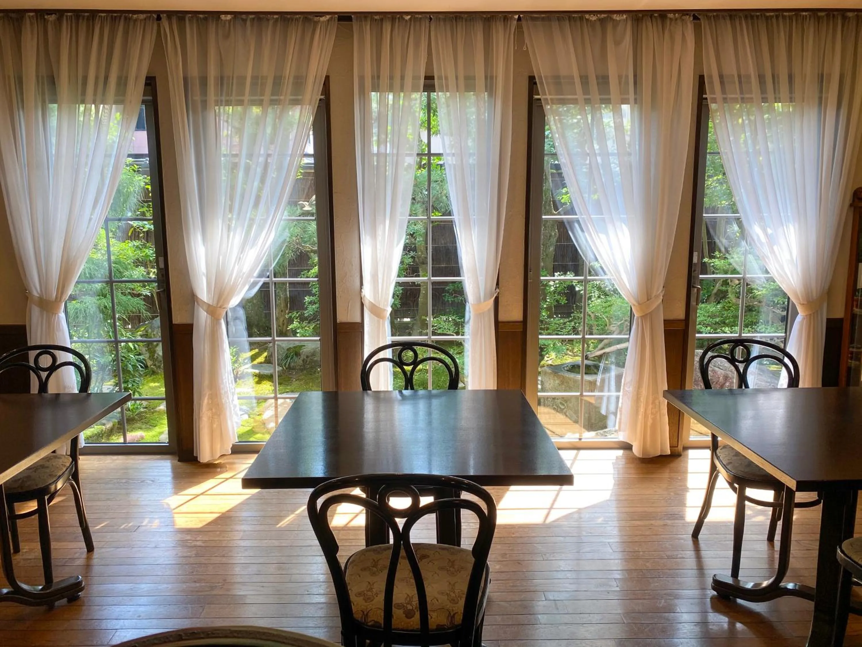 Dining area in Camellia Inn Yukitsubaki