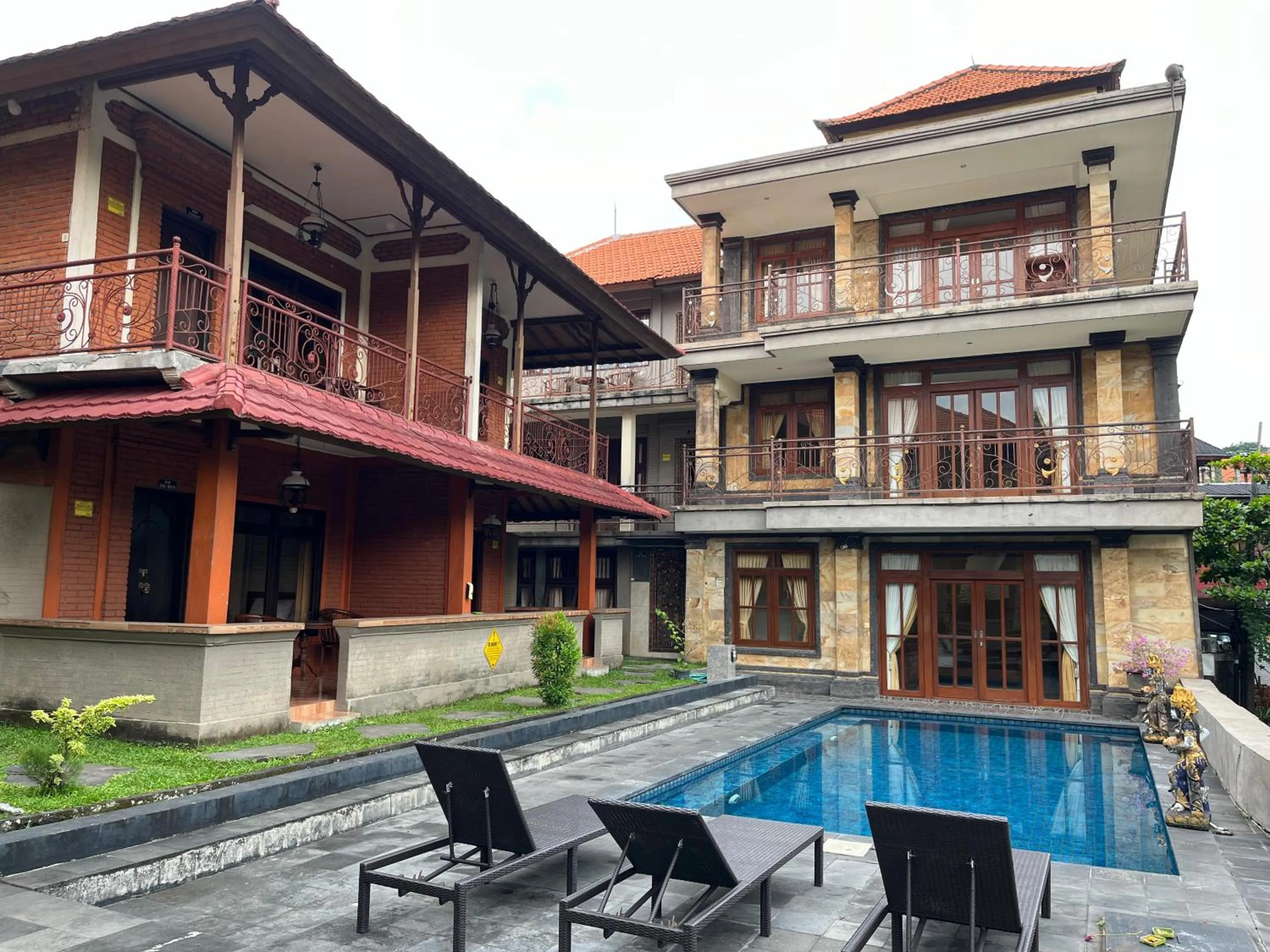 Swimming pool in Pande Permai Bungalows