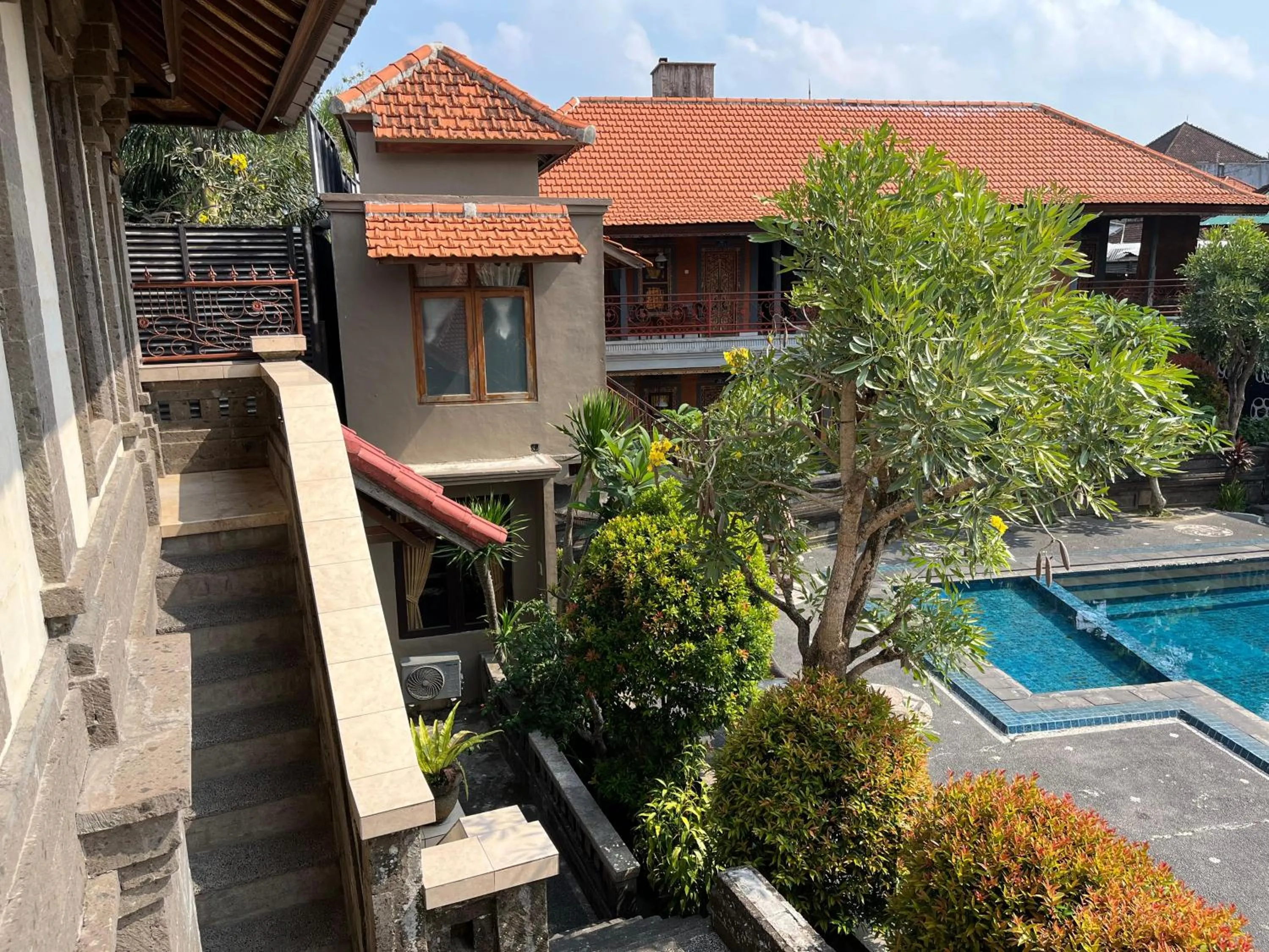 Area and facilities in Pande Permai Bungalows