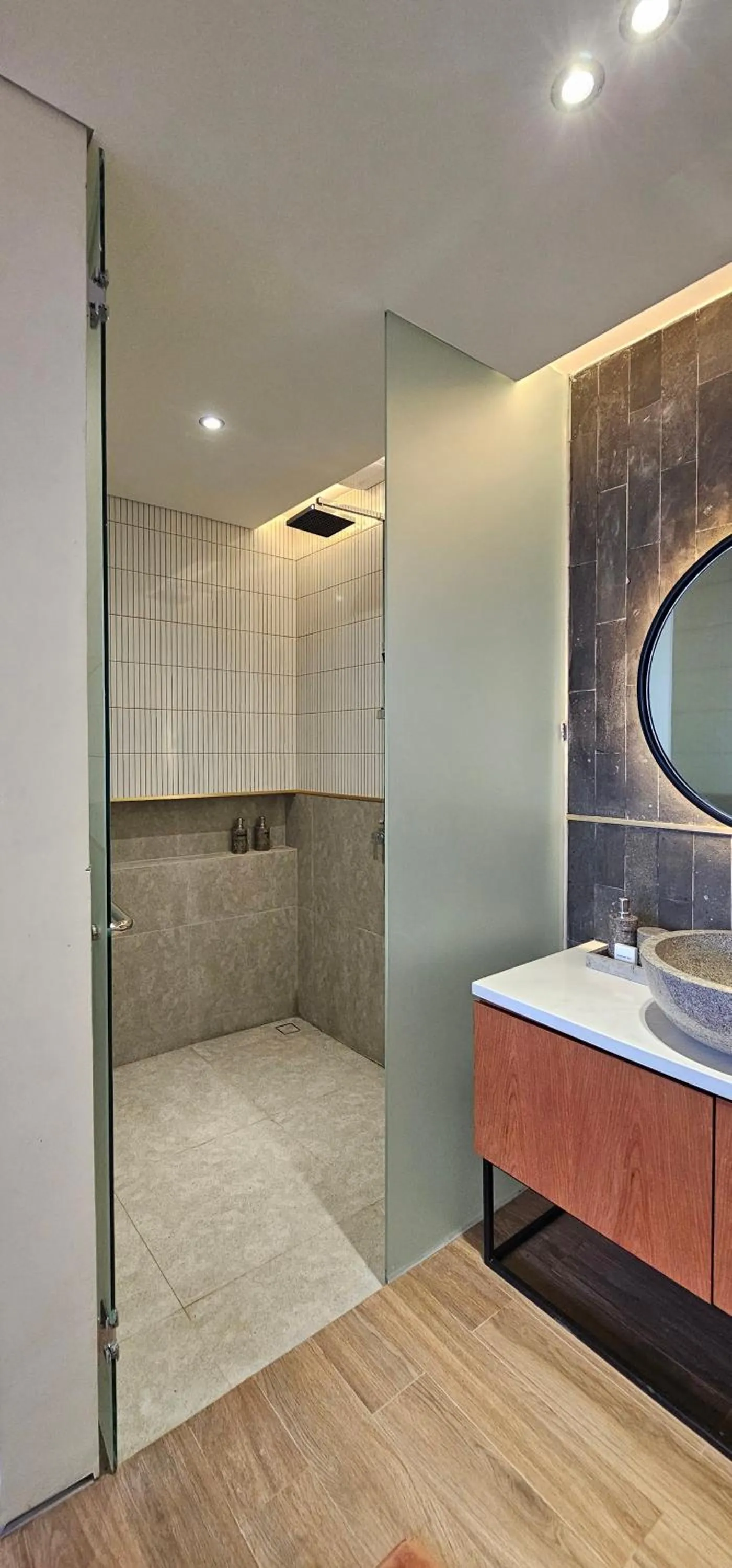 Shower in Kun - Kun Guest House Ubud