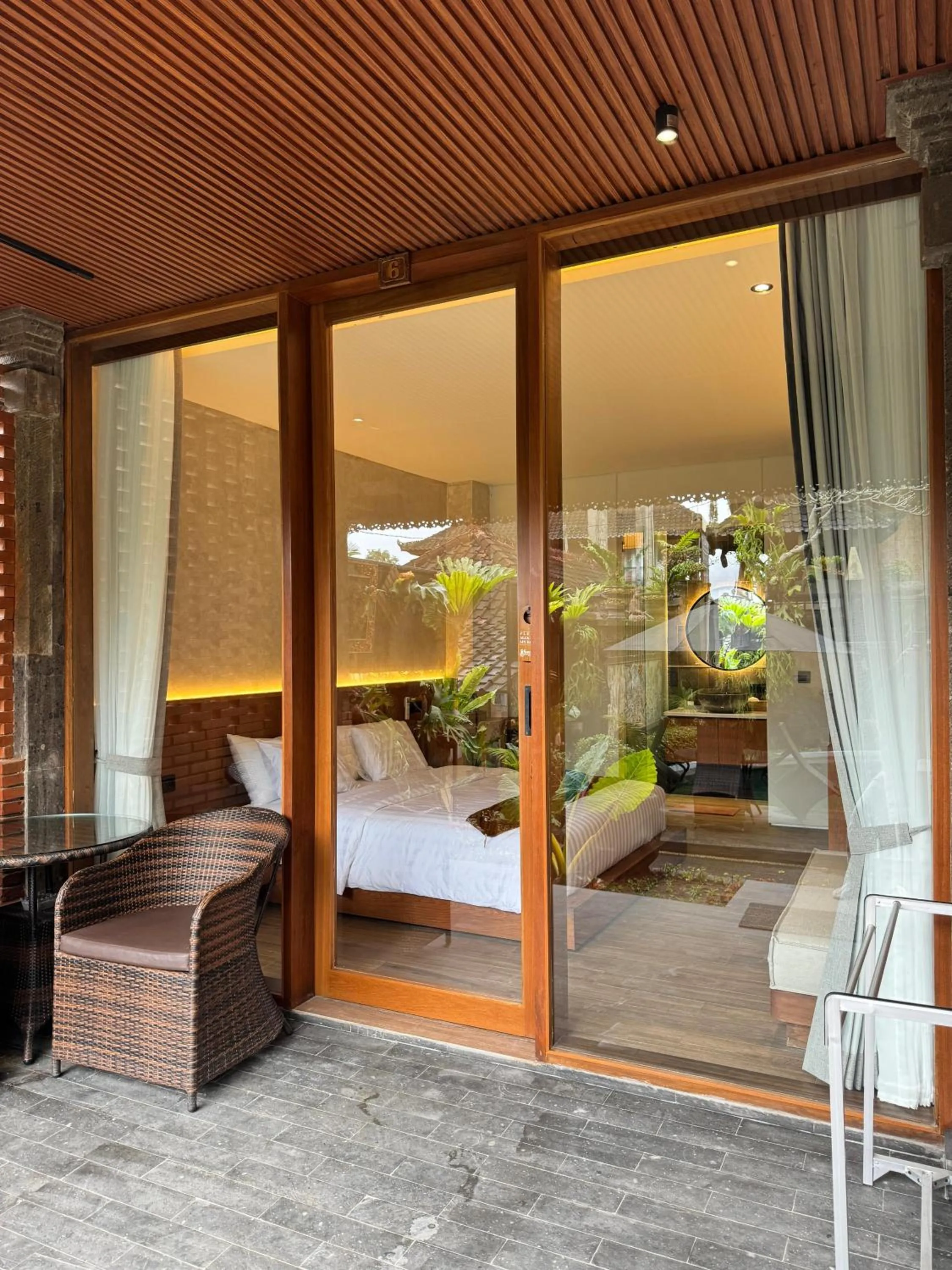 Balcony/Terrace, Bed in Kun - Kun Guest House Ubud