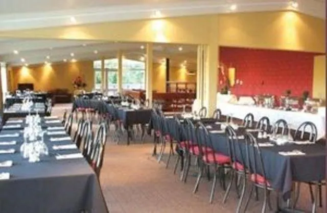 Restaurant/places to eat in Caves Motor Inn