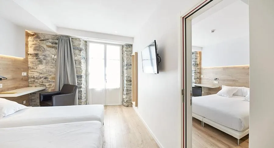 Family, Bed in Hotel Bide Bide Tolosa