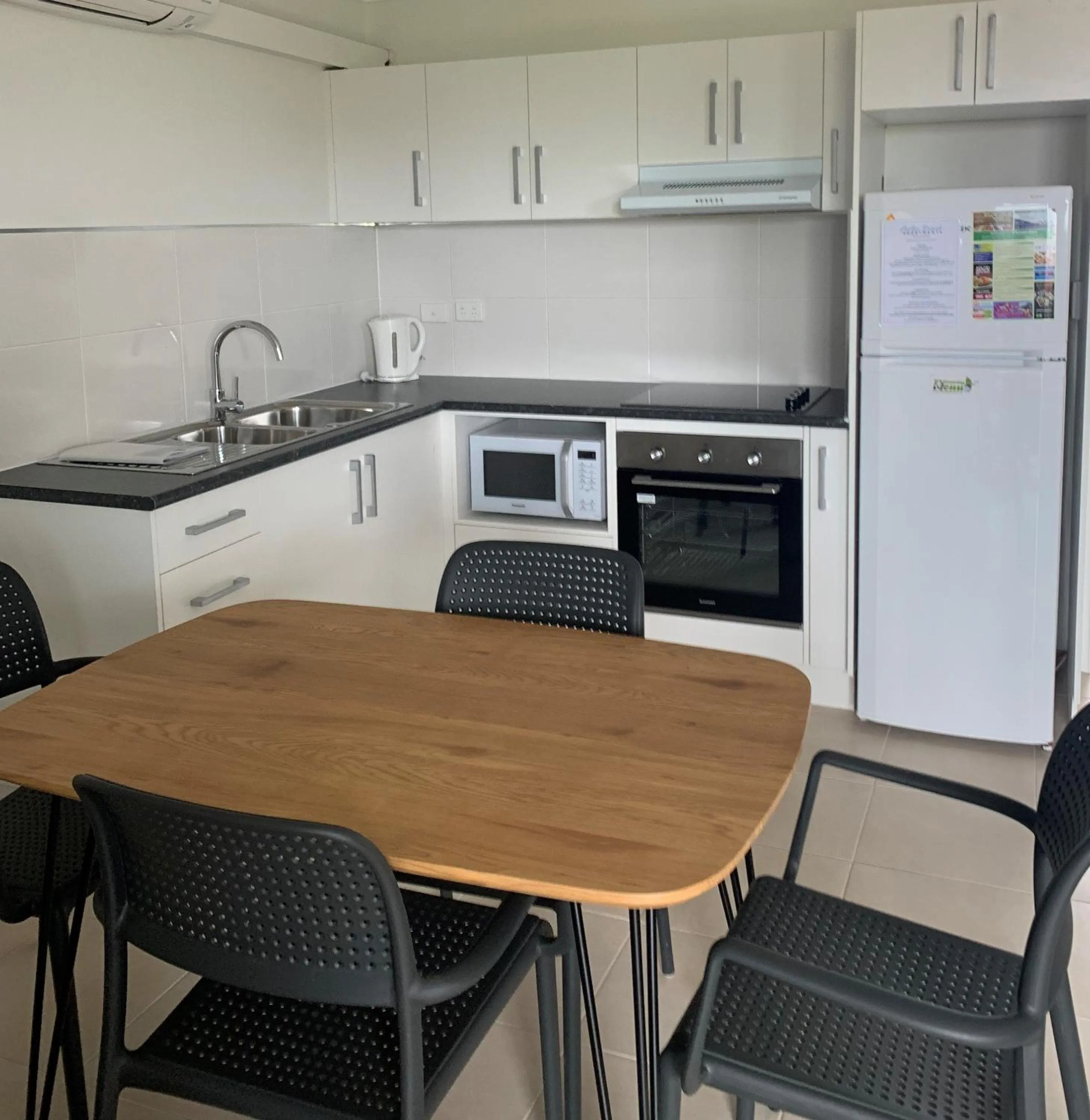 Dining area in Airlie Beach Apartments