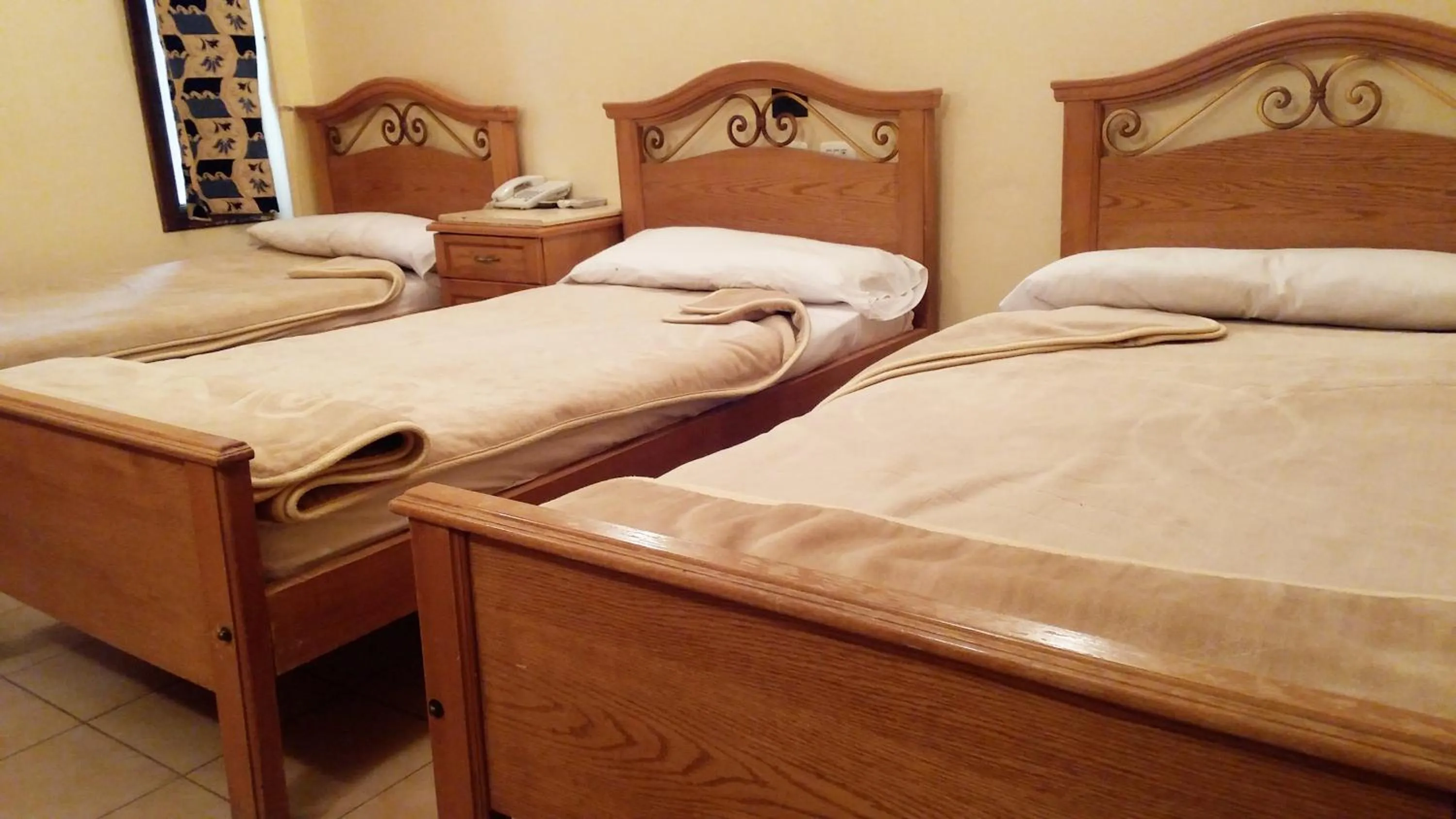 Bedroom, Bed in Applicators Hotel