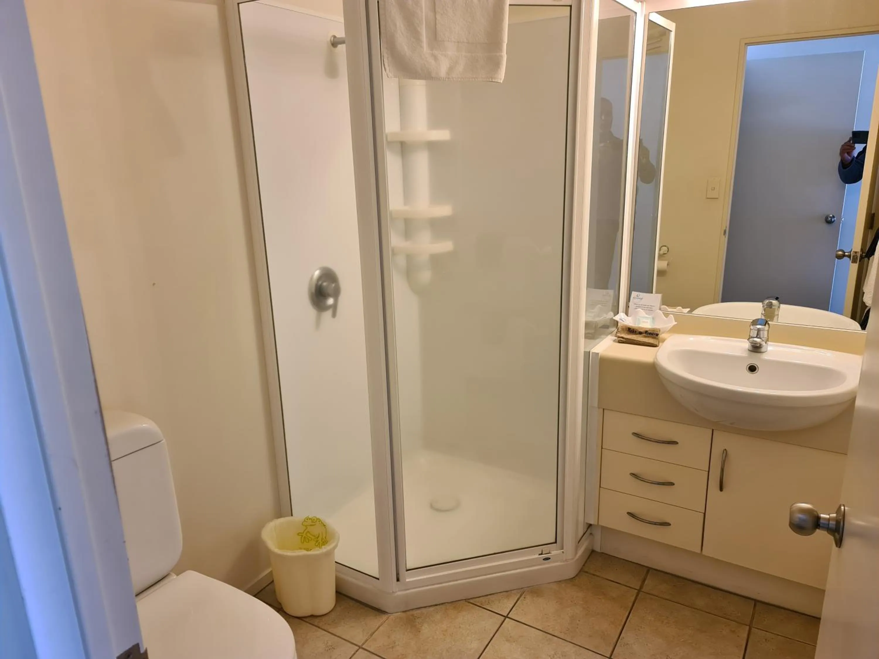 Shower in Oceanside Resort & Twin Towers