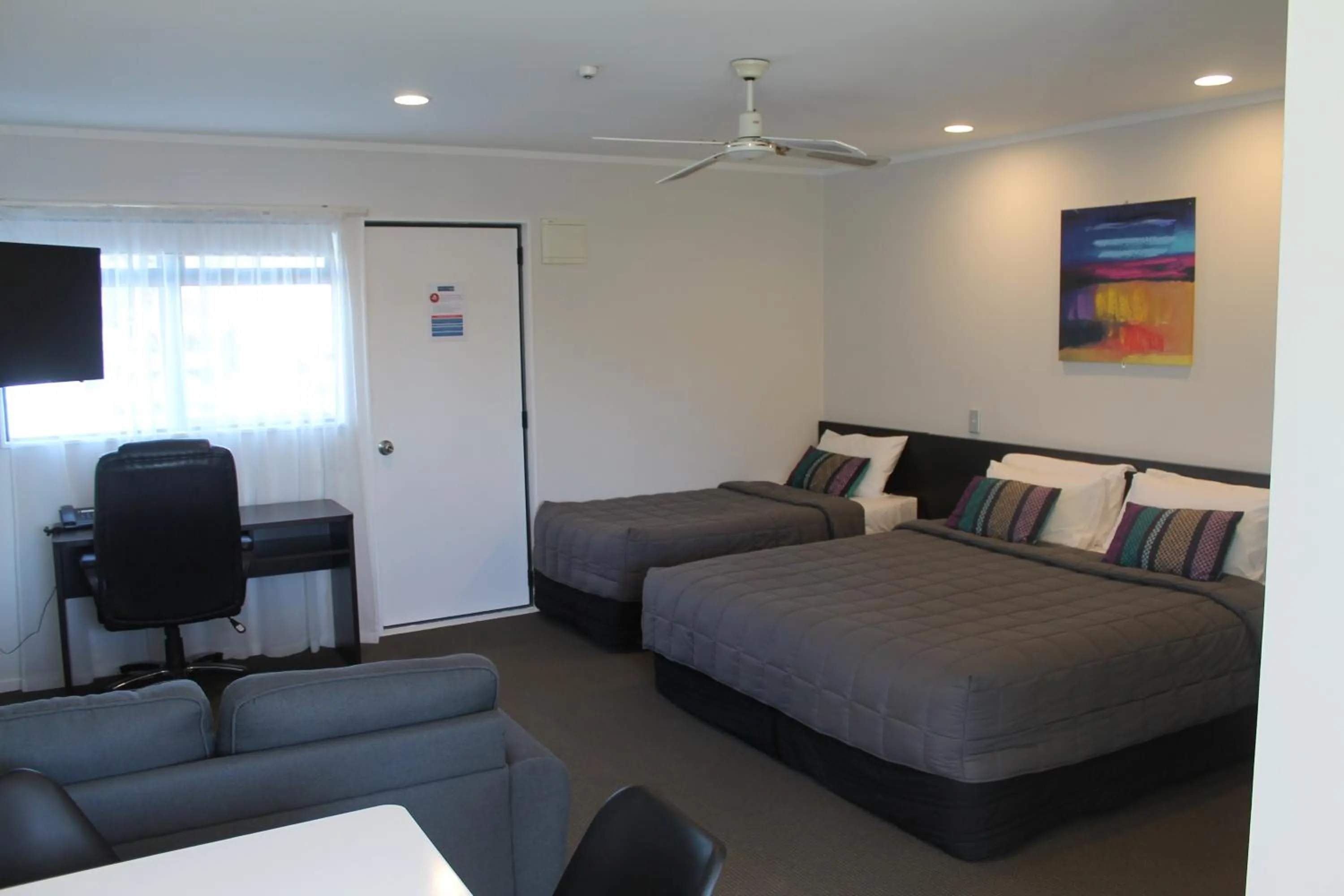 Bedroom in Aquarius Motor Inn