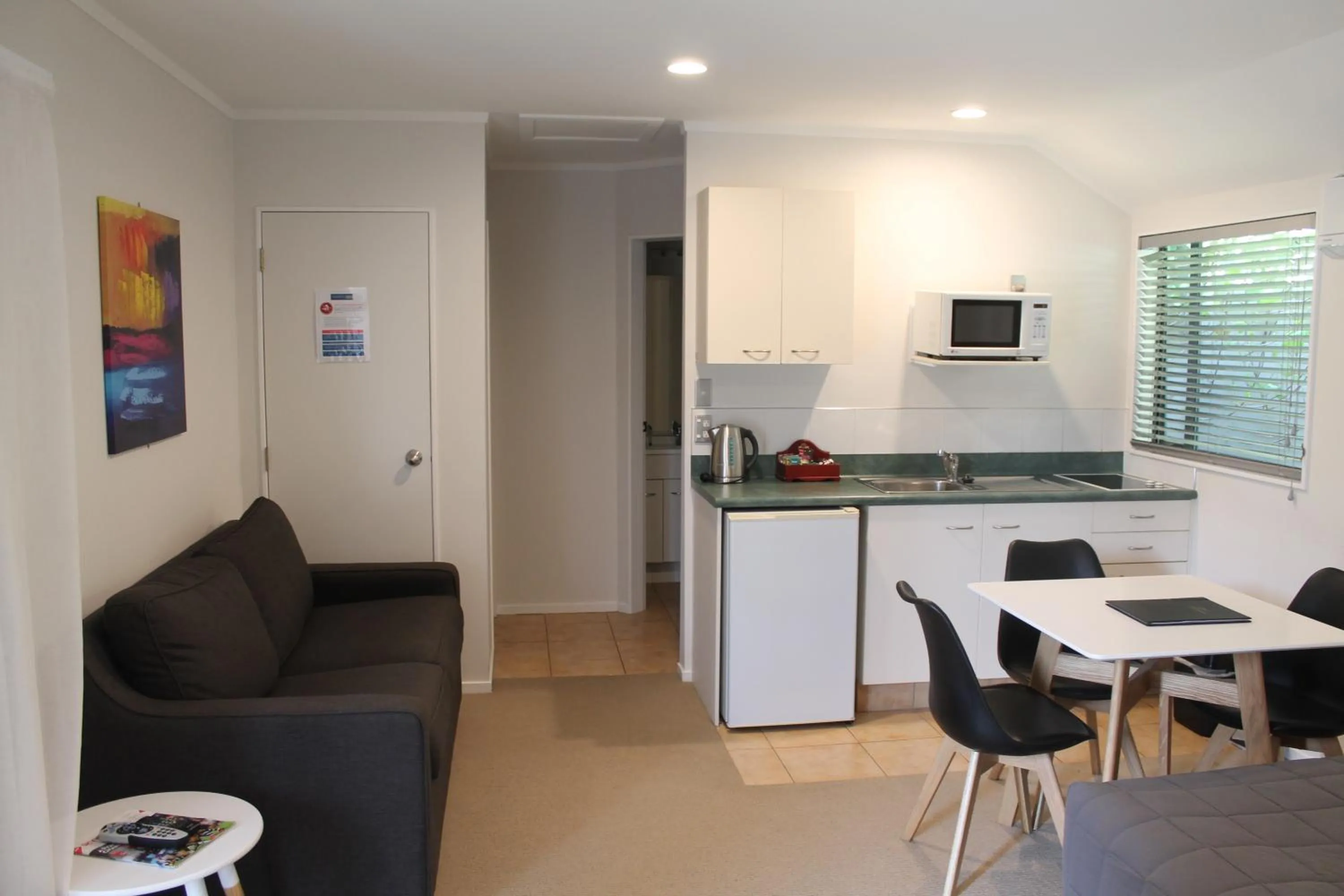 Living room in Aquarius Motor Inn