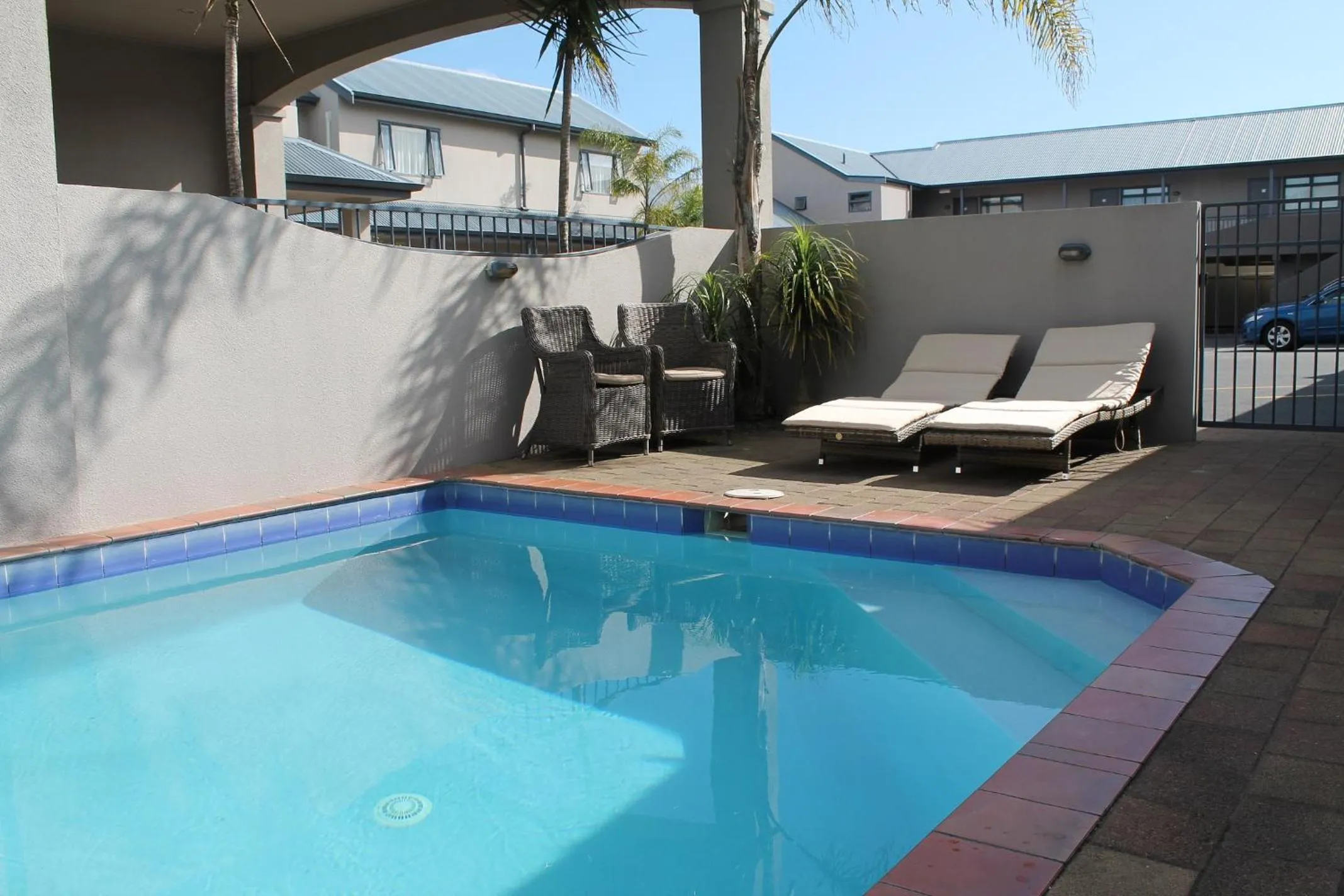 Swimming pool in Aquarius Motor Inn