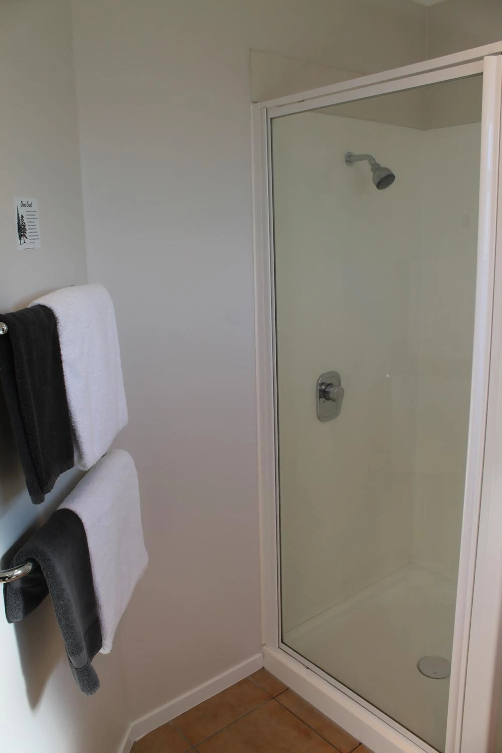 Shower in Aquarius Motor Inn