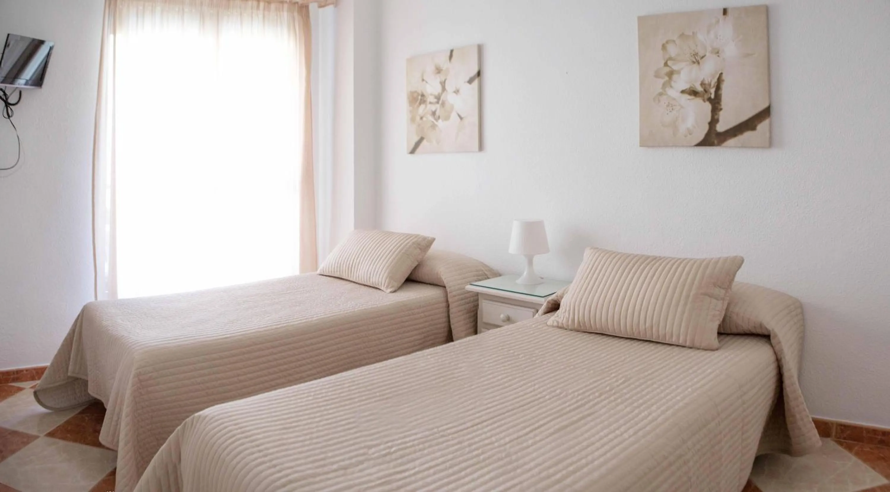 Photo of the whole room, Bed in Hostal Jomarijo