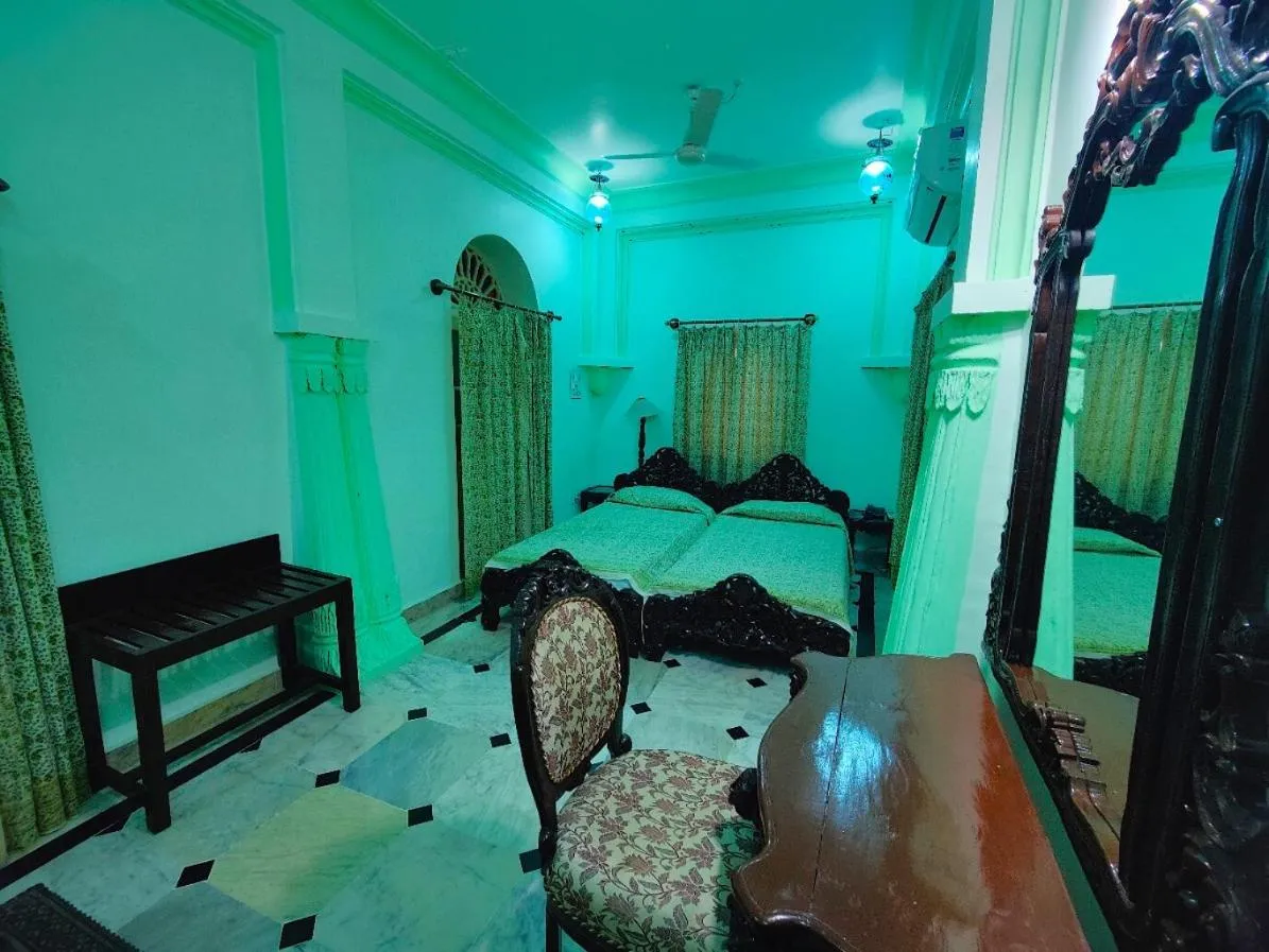 Bed in Palkiya Haveli - Heritage Hotel