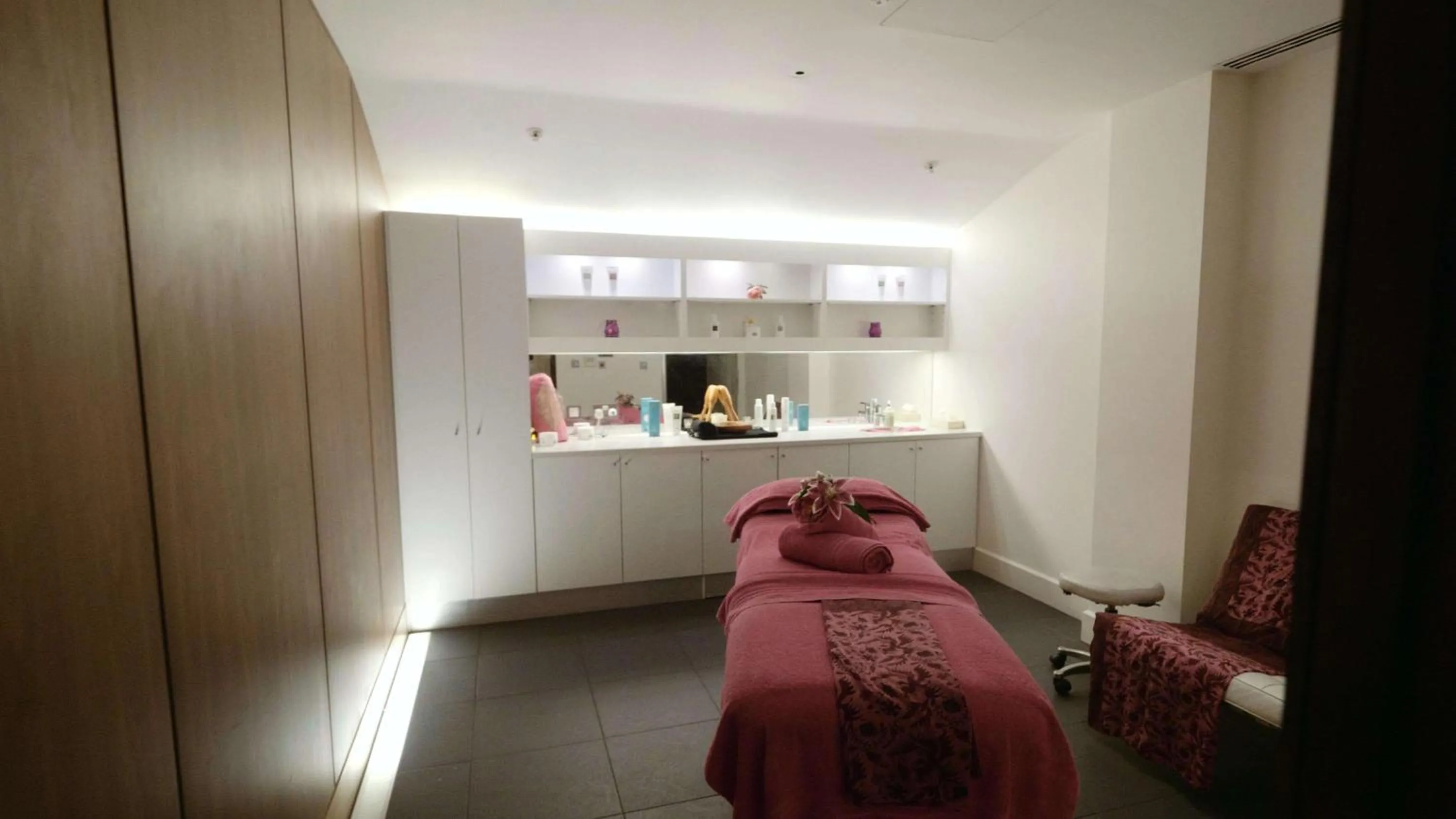 Spa and wellness centre/facilities in Hilton London Heathrow Airport Terminal 5