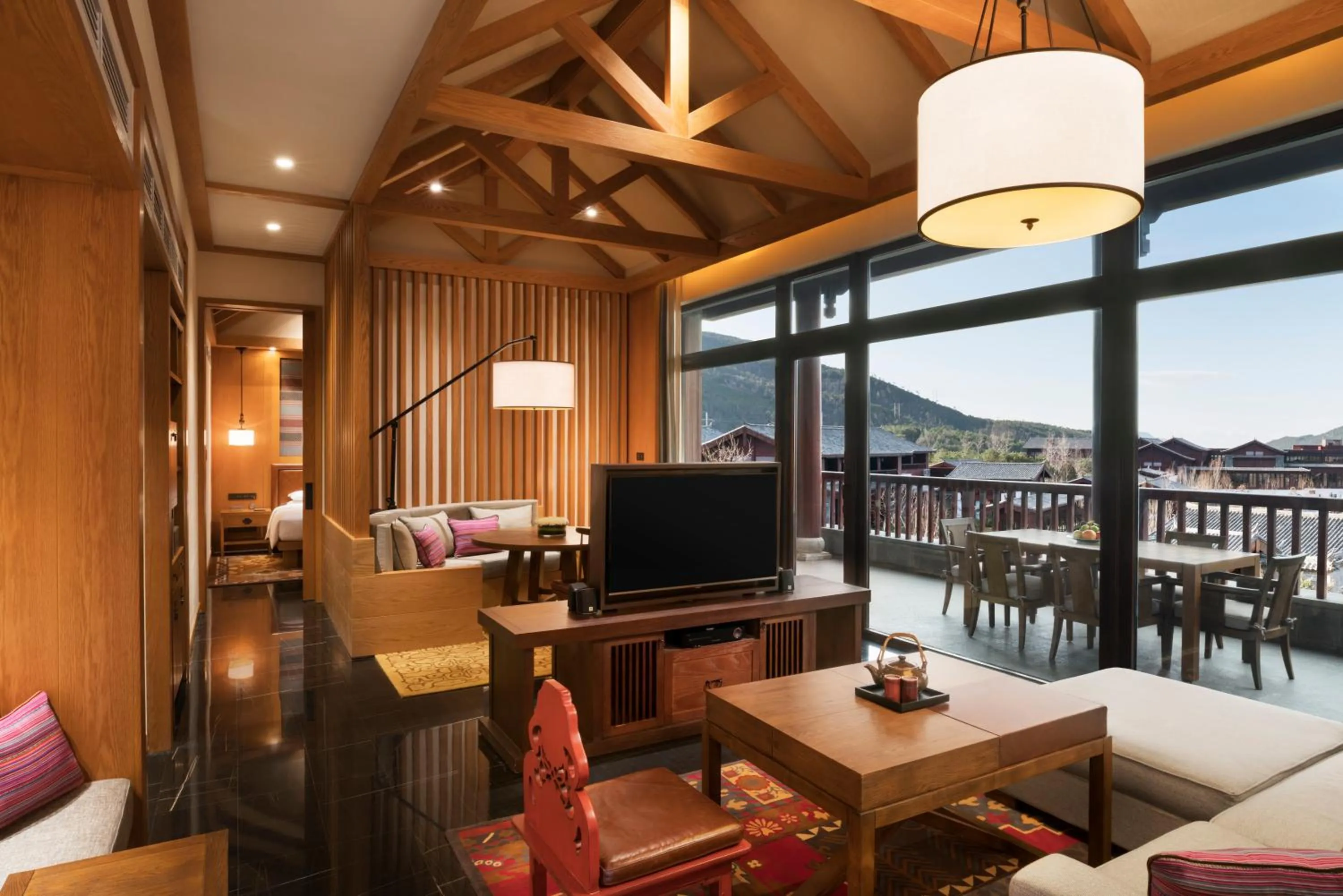 TV and multimedia in Jinmao Pureal Mountain Liiang