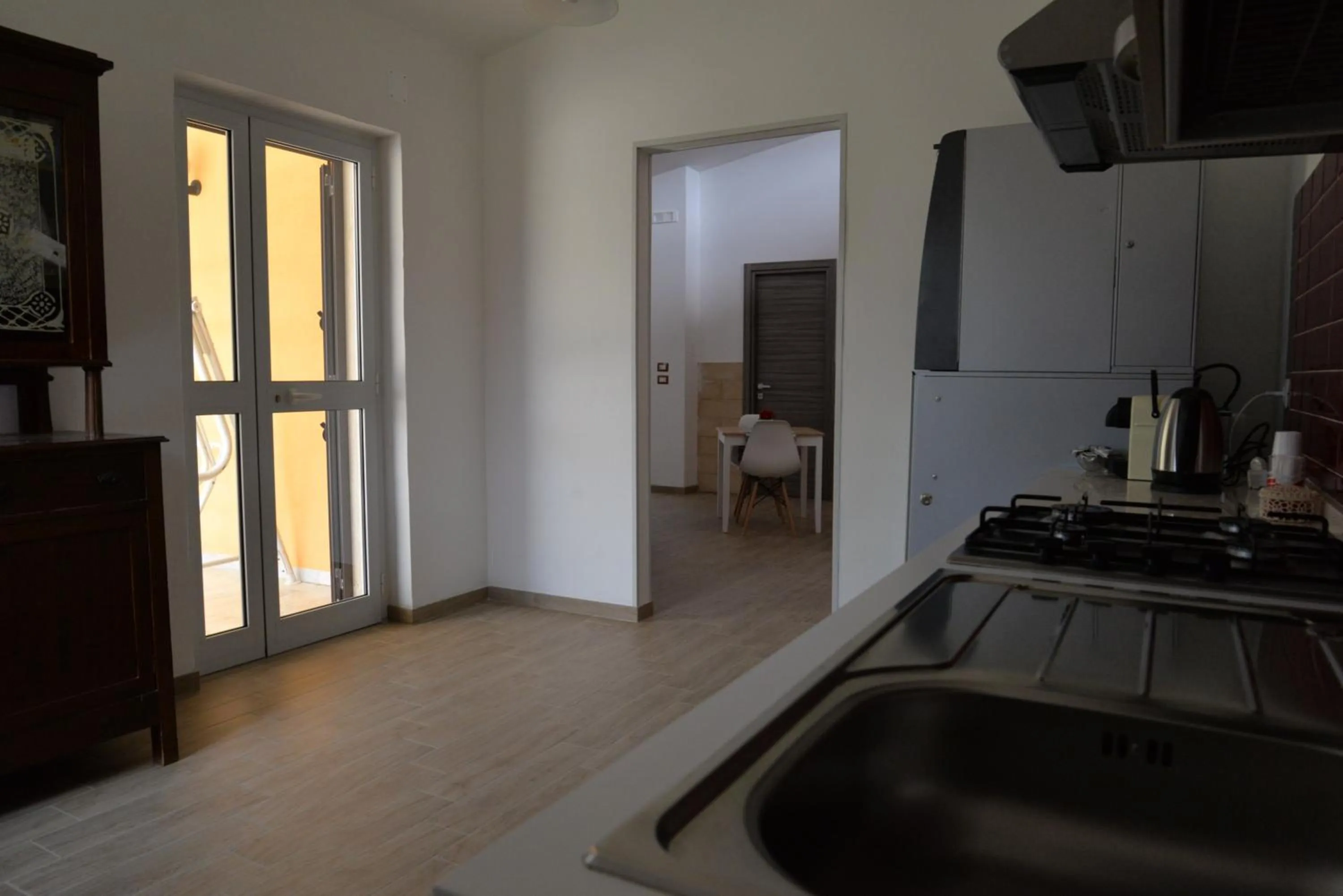 Communal kitchen in B&B Lara Santola