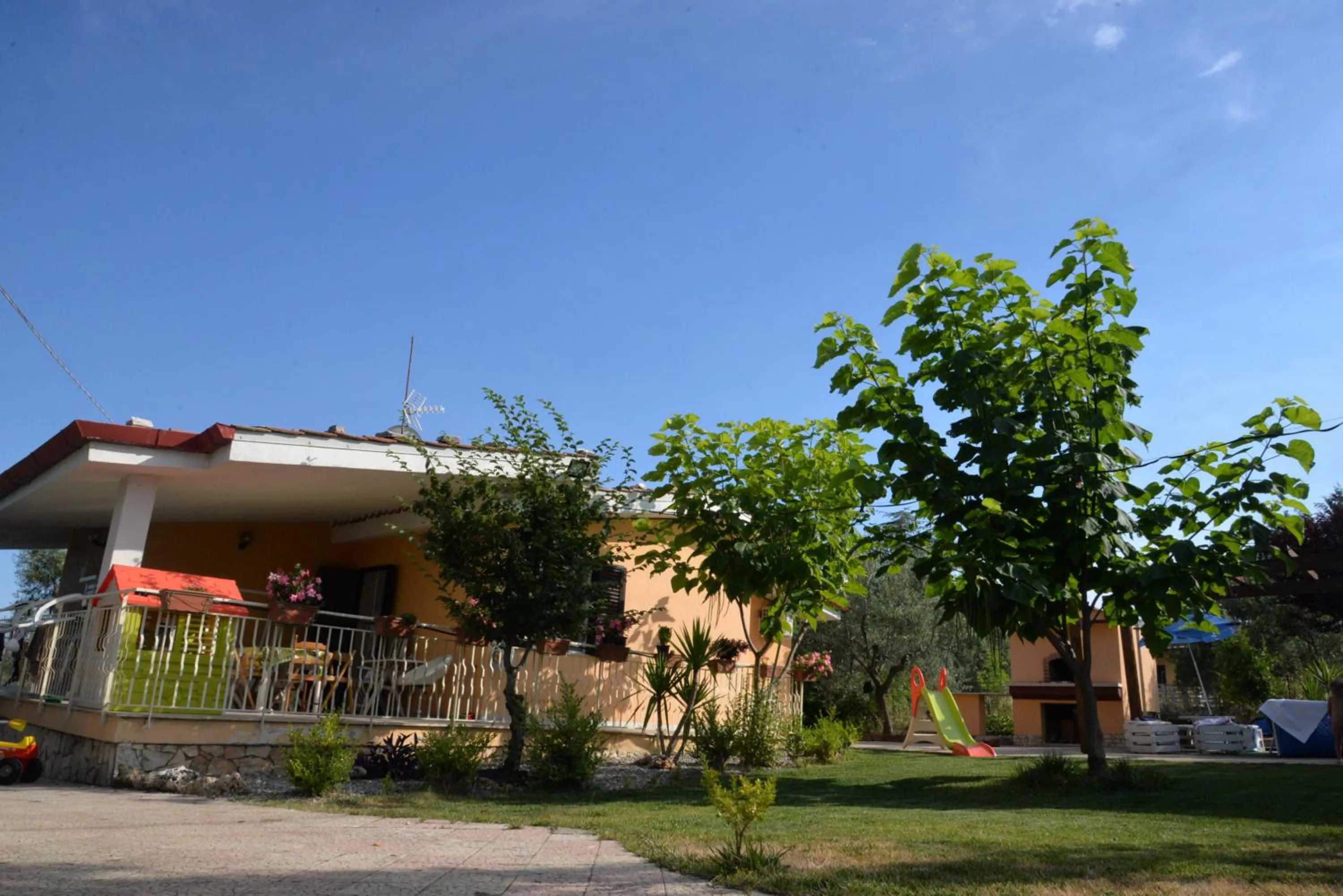 Property building in B&B Lara Santola