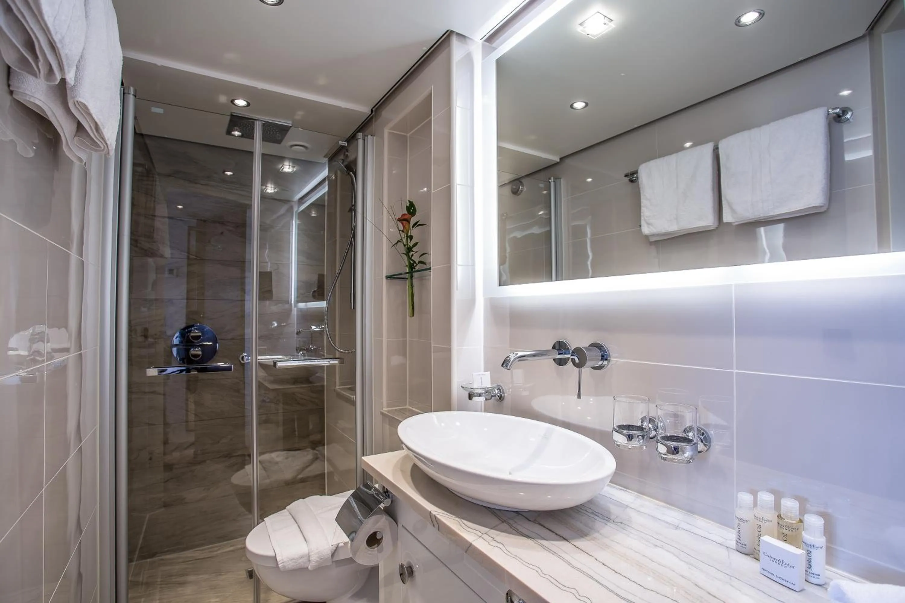 Bathroom in VIVA RIVERSIDE Altstadt Düsseldorf