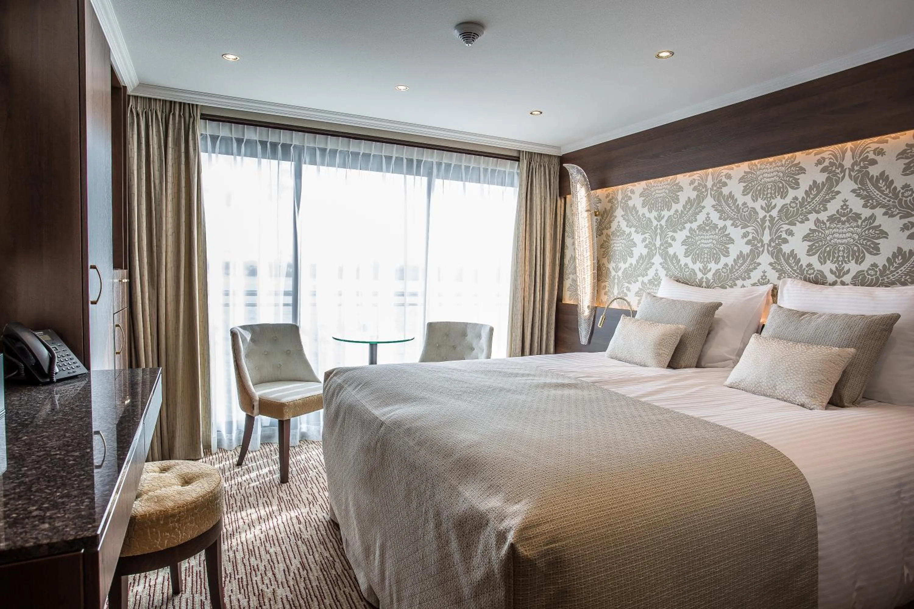 Photo of the whole room, Bed in VIVA RIVERSIDE Altstadt Düsseldorf