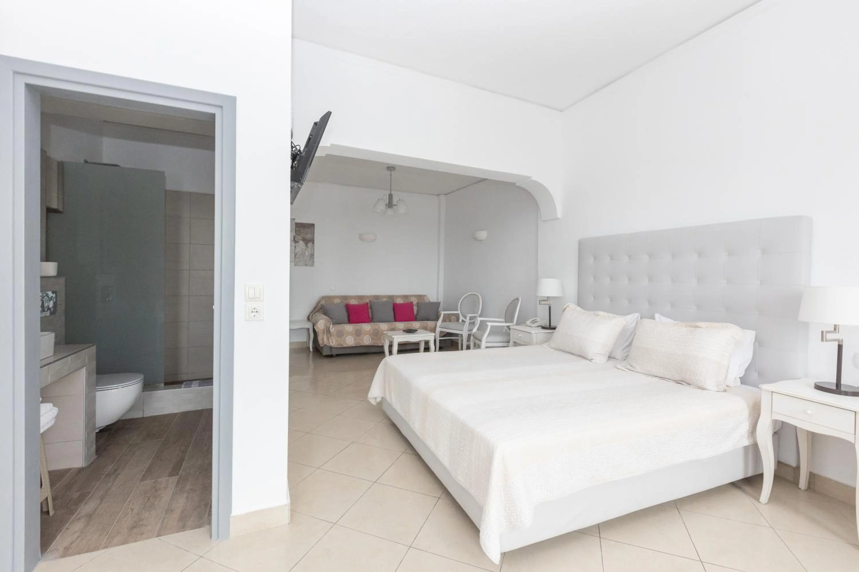 Bed in Hotel Star Santorini