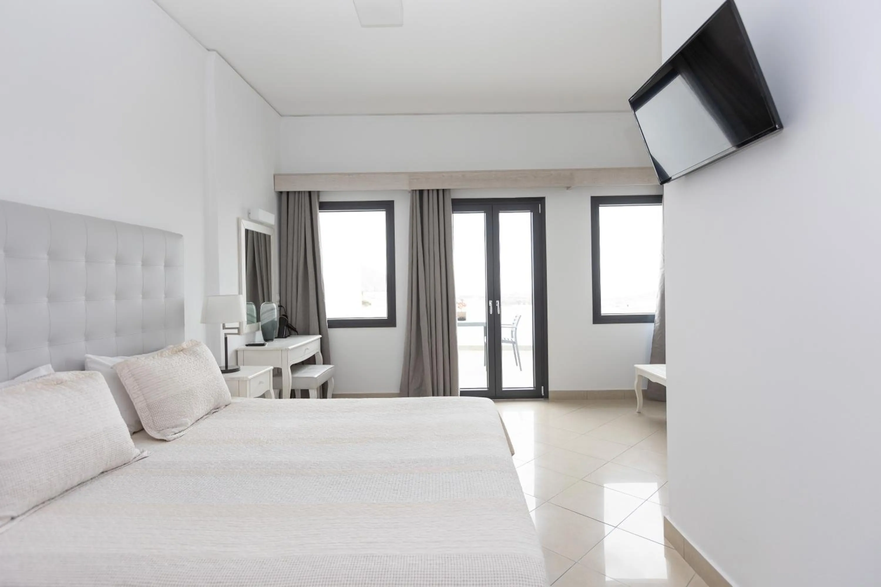 Bed in Hotel Star Santorini