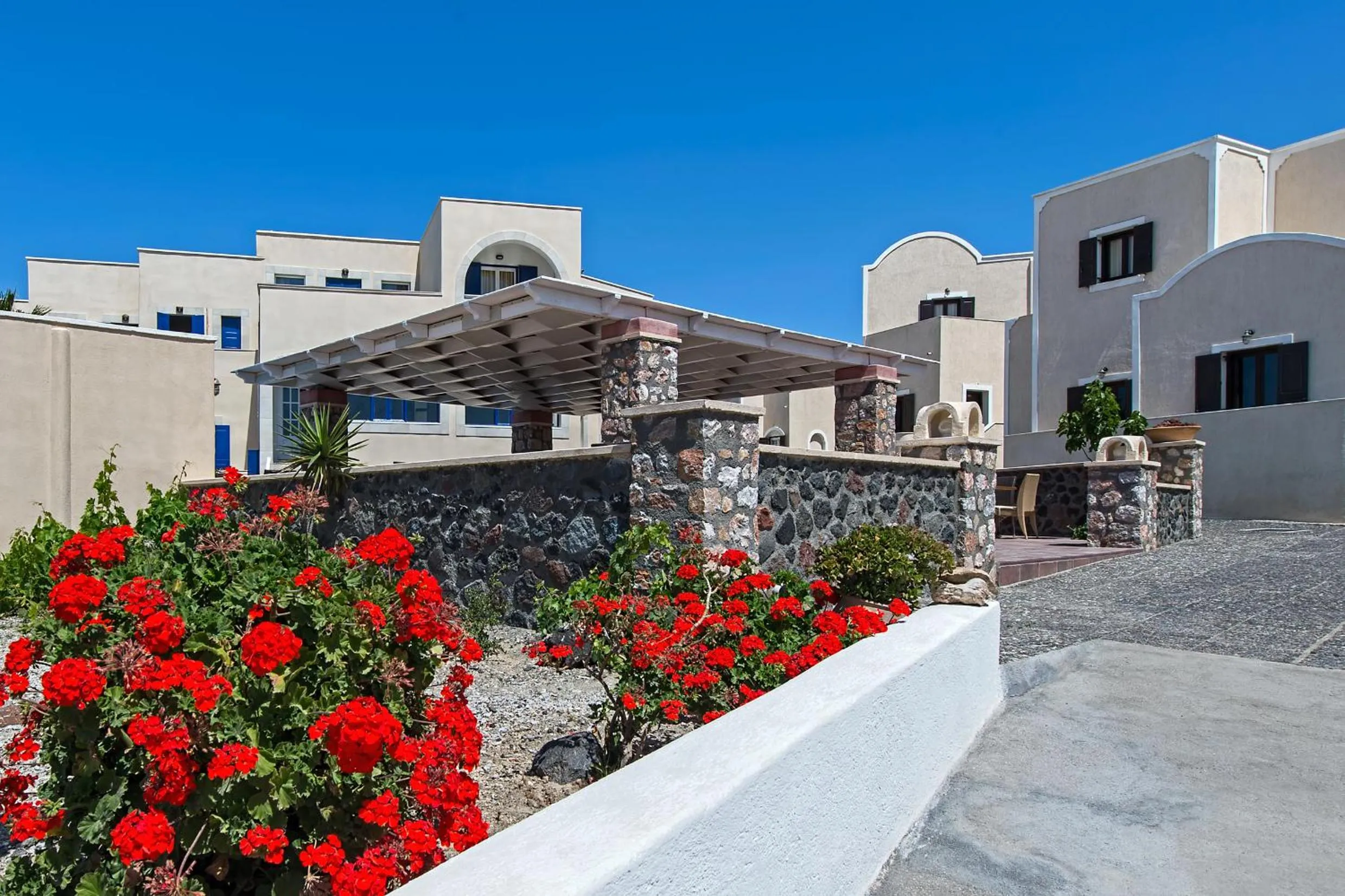 Property building in Hotel Star Santorini