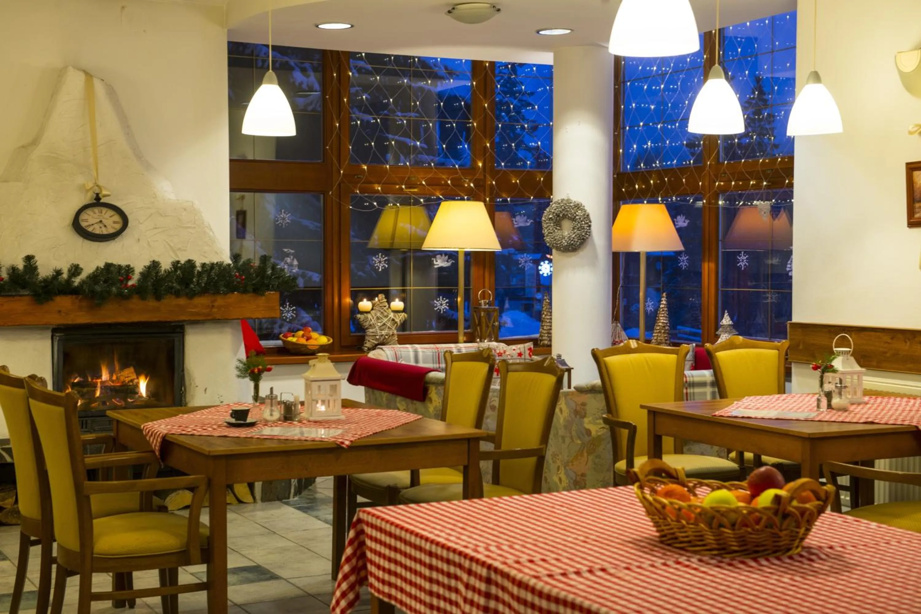 Communal lounge/ TV room in Penzión Pleso