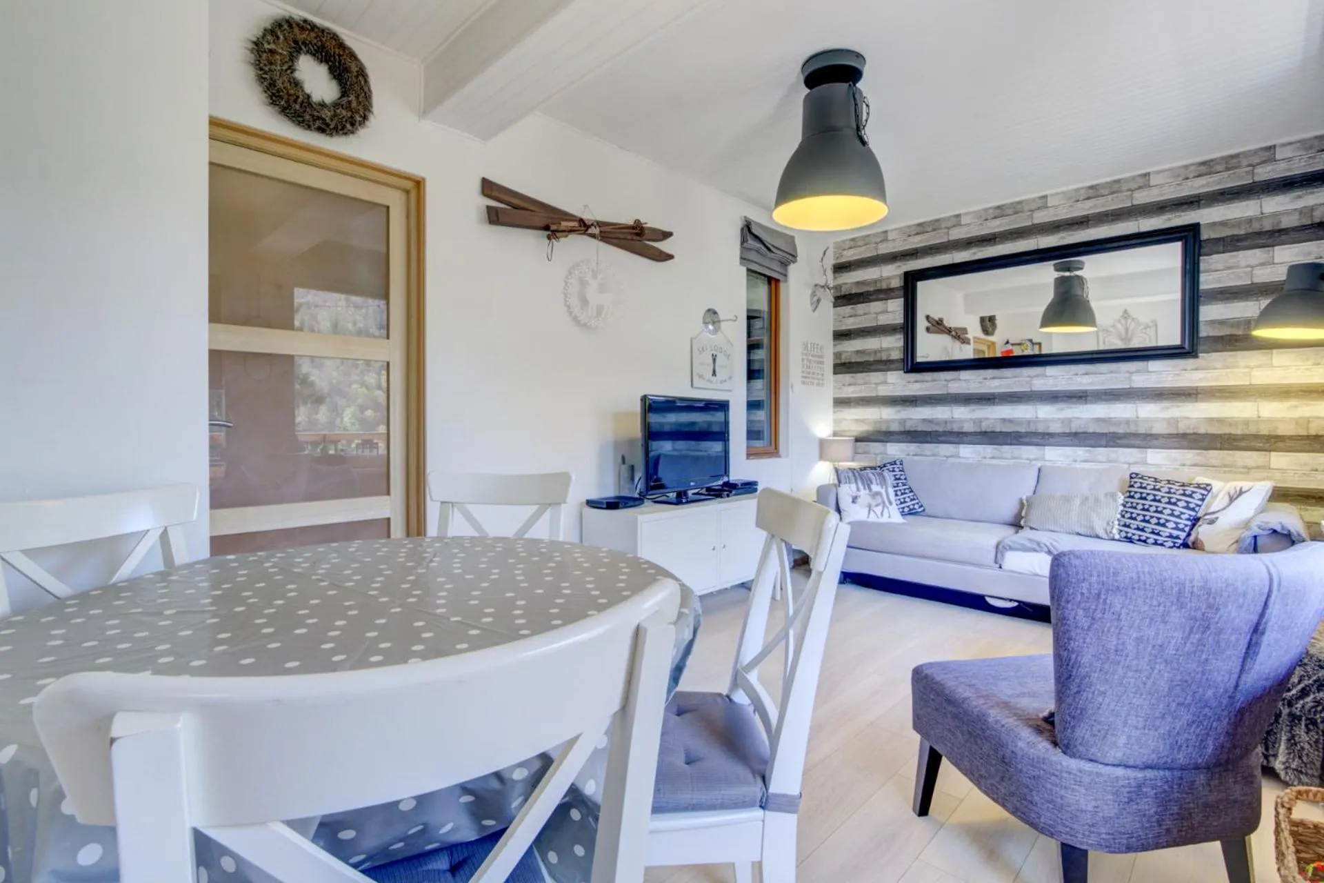 Living room in Morzine 1000