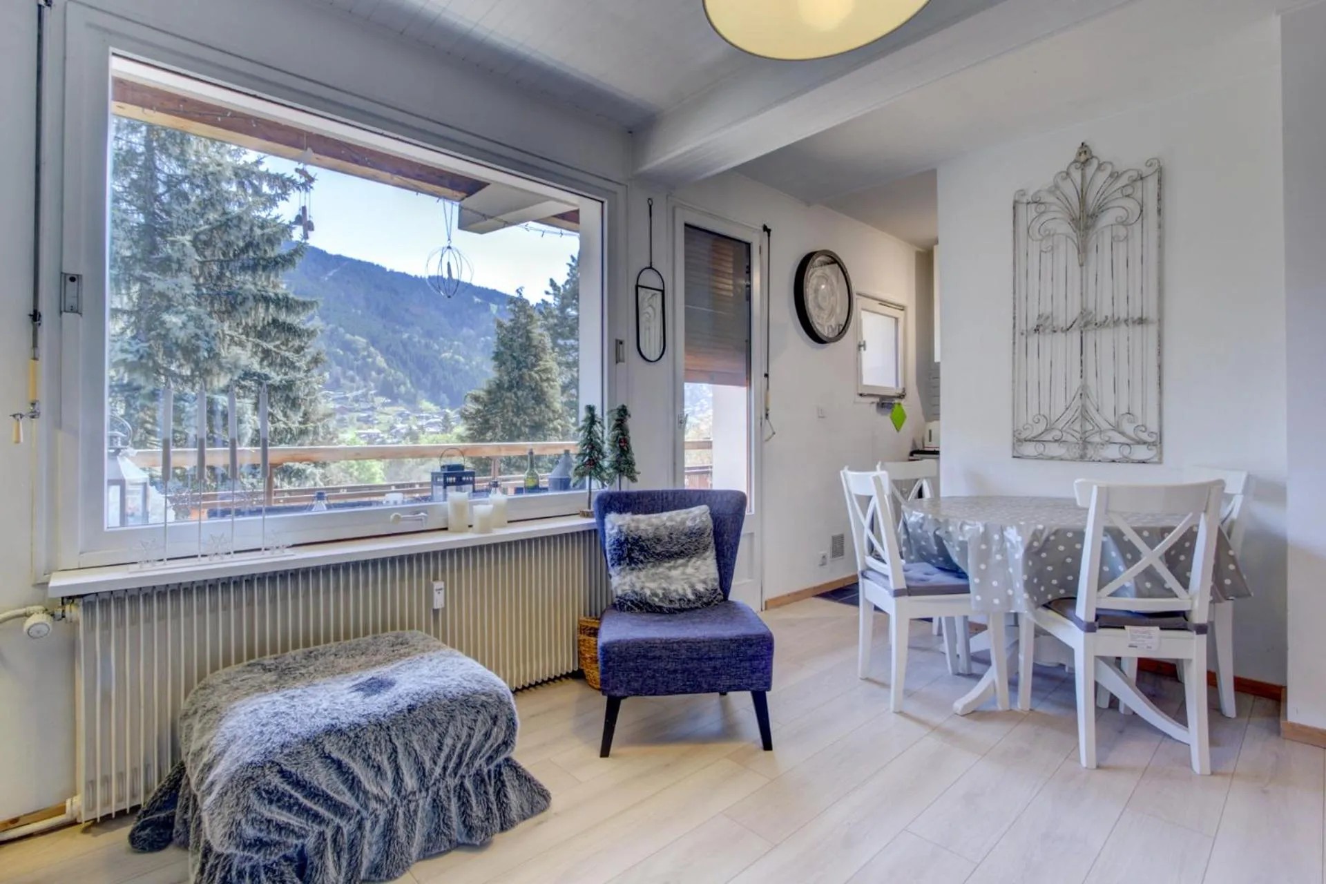 Living room in Morzine 1000