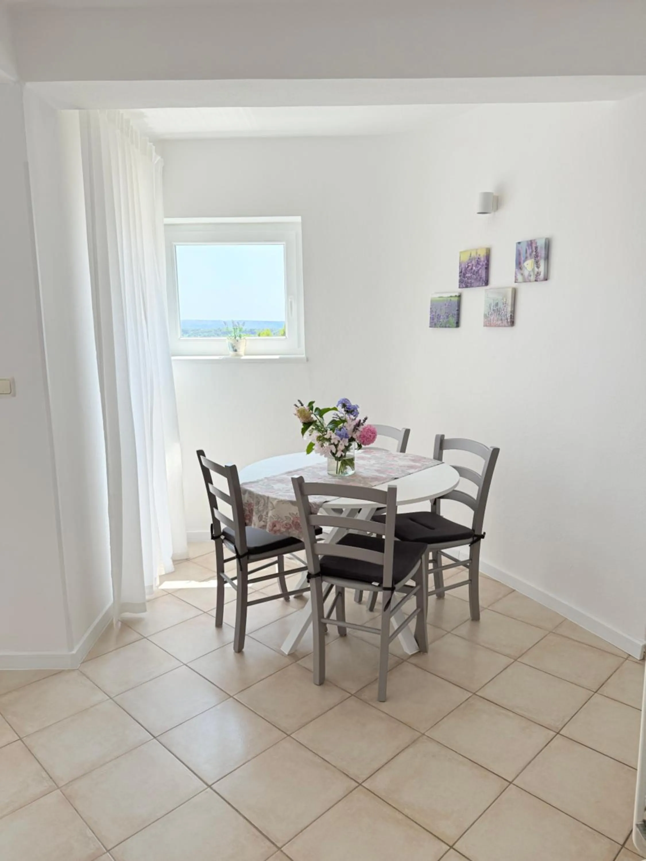 Dining area in Apartments Čuljak Rab