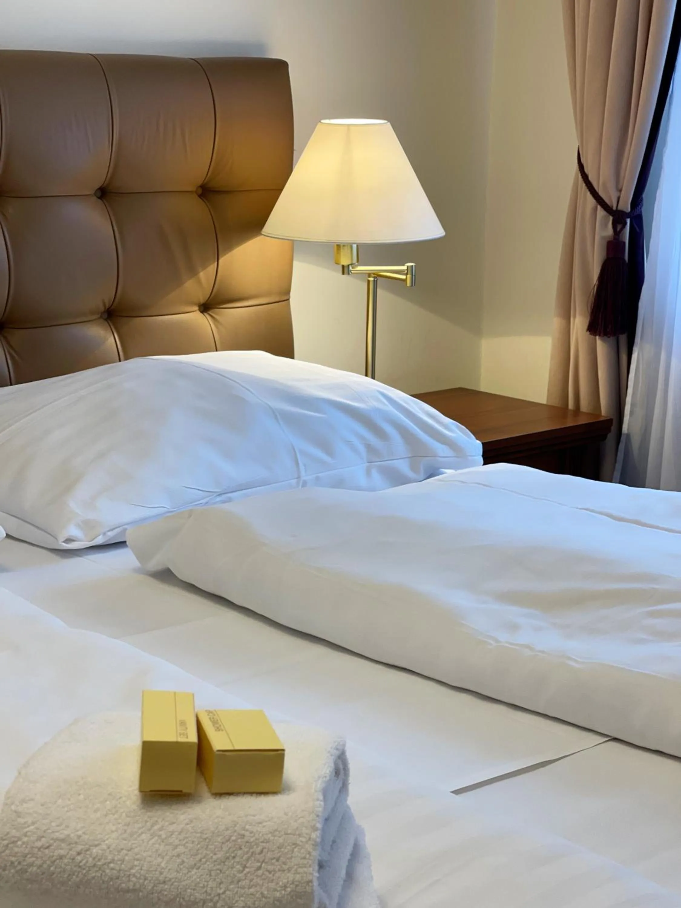 Bed in WINDSOR SPA Hotel