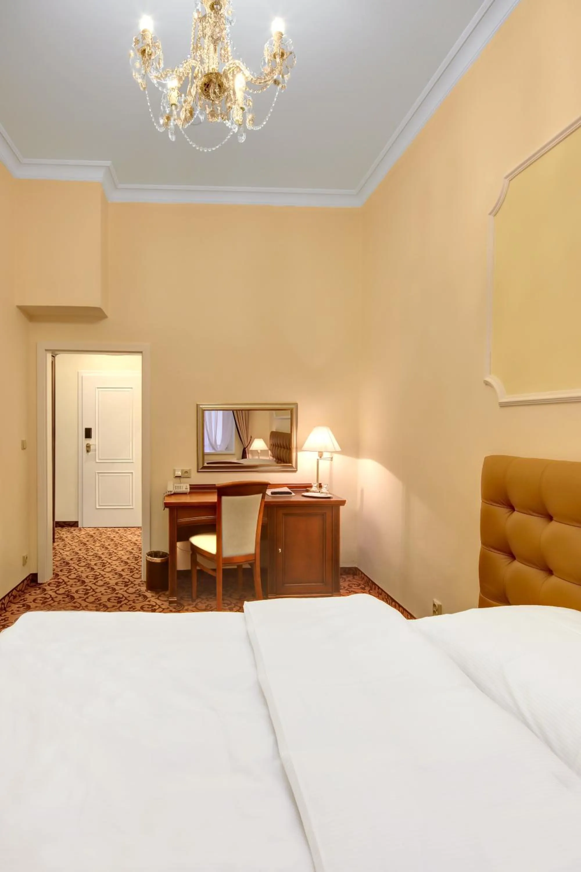 Photo of the whole room, Bed in WINDSOR SPA Hotel