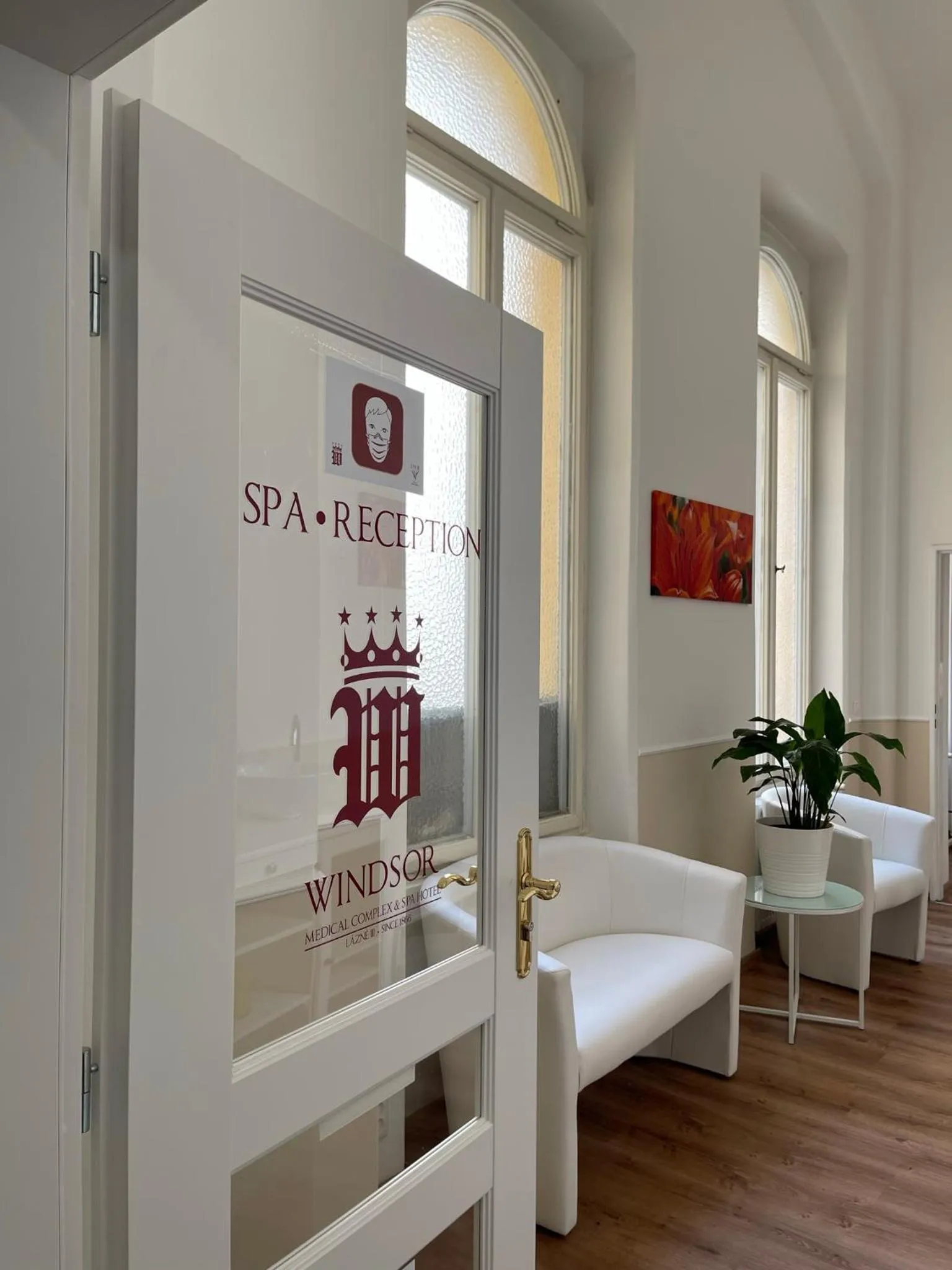 Bed in WINDSOR SPA Hotel