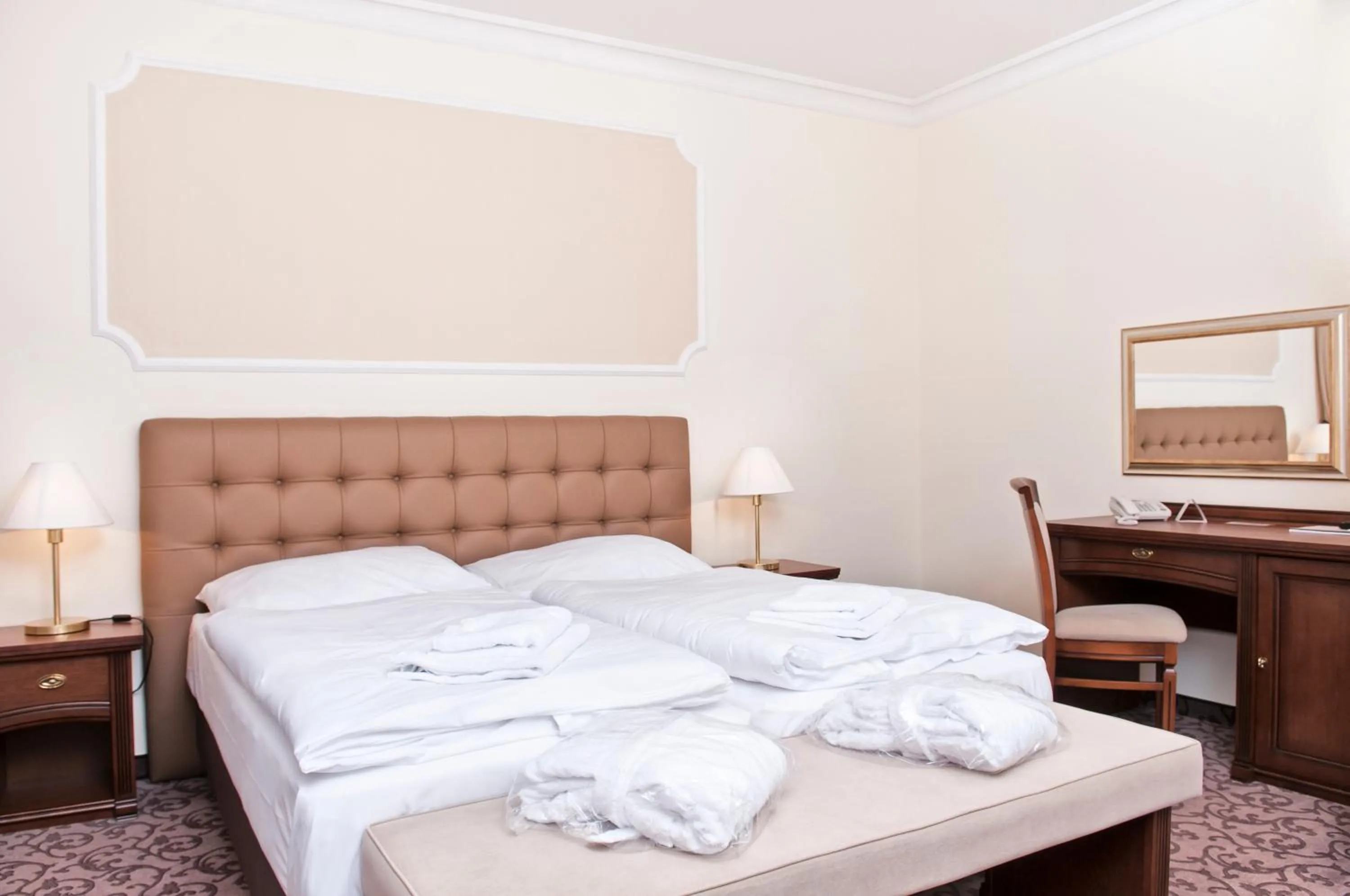 Bed in WINDSOR SPA Hotel