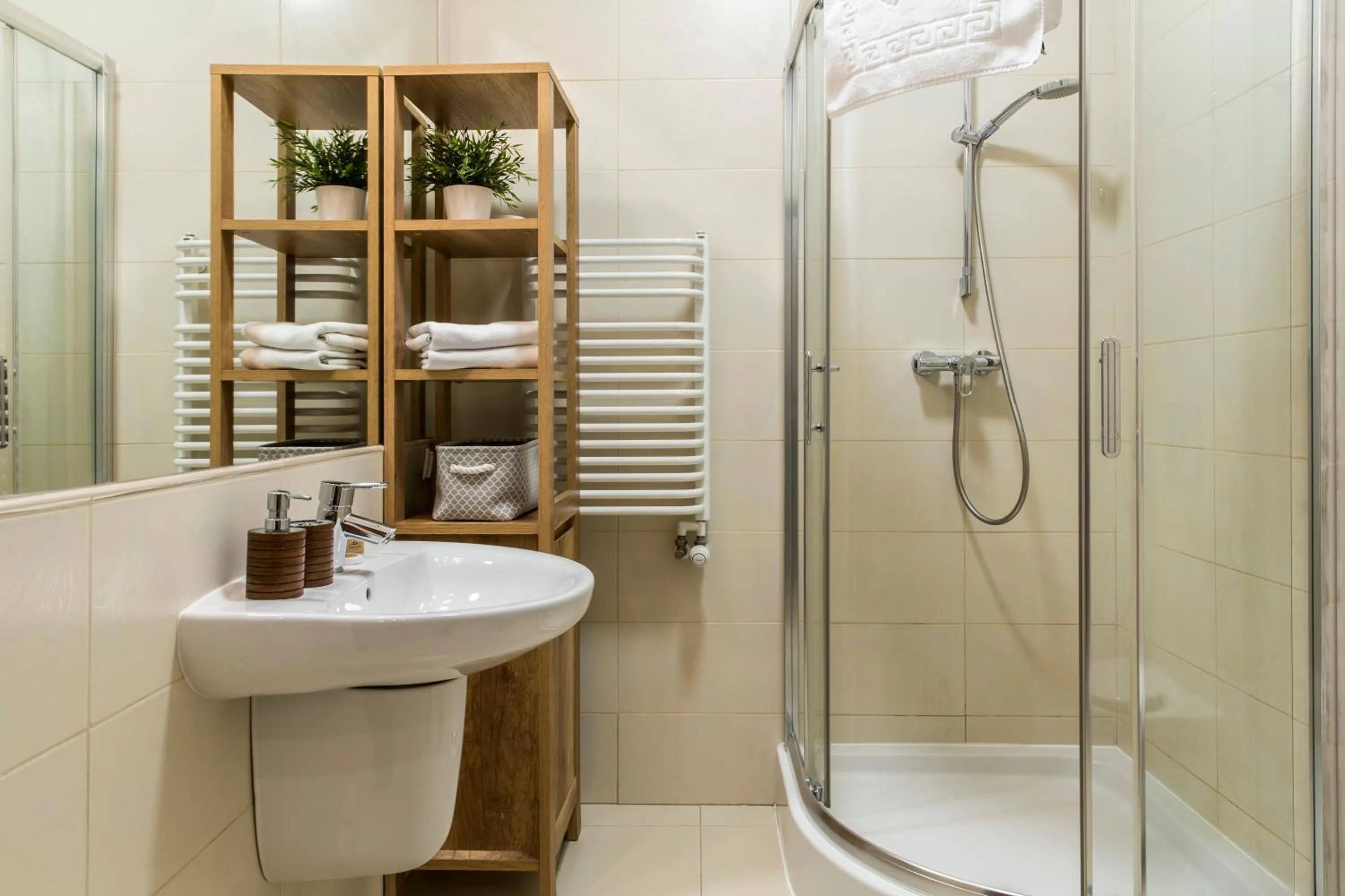 Shower in TatryTOP Radowid basen sauna