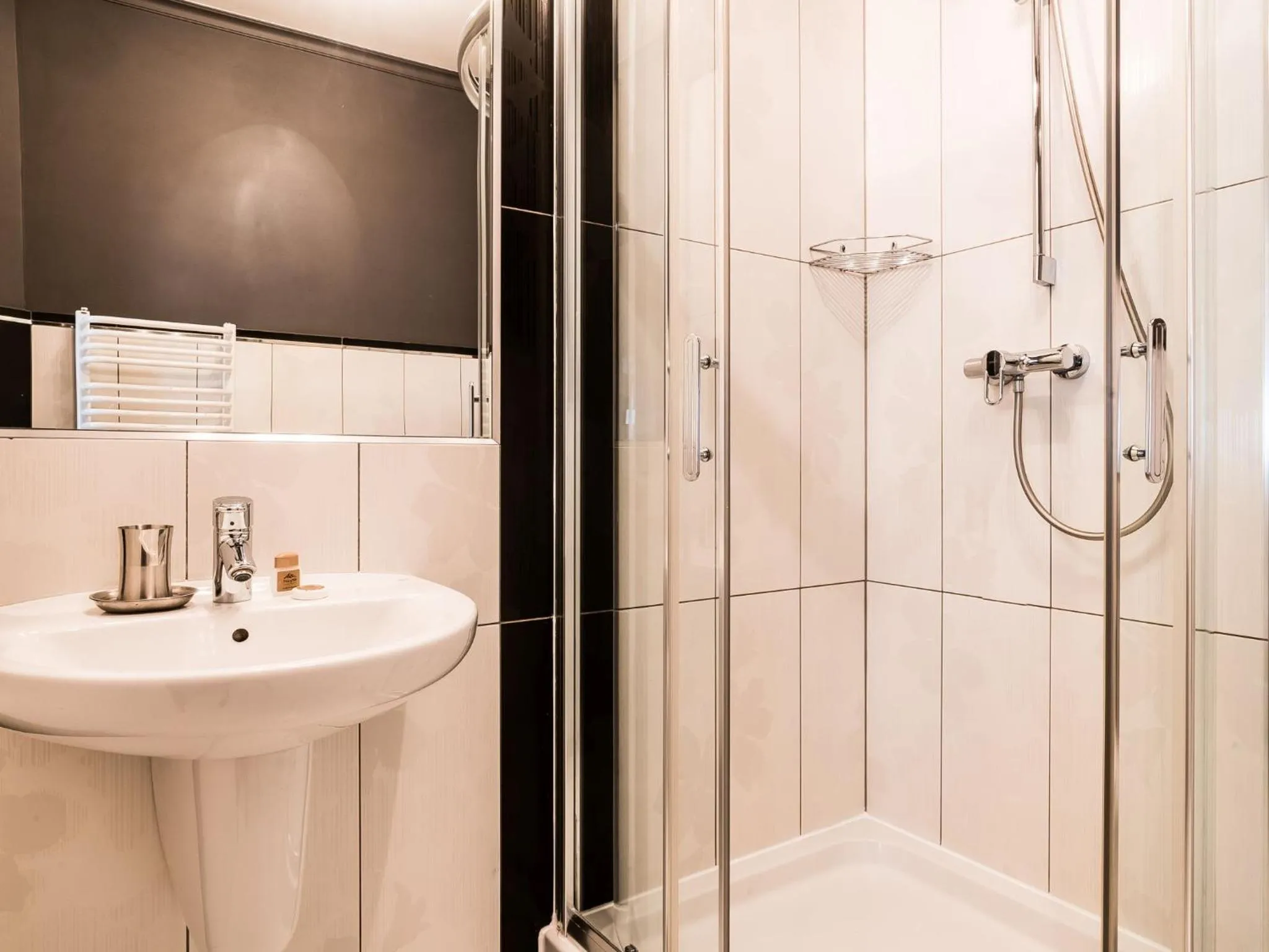 Shower in TatryTOP Radowid basen sauna