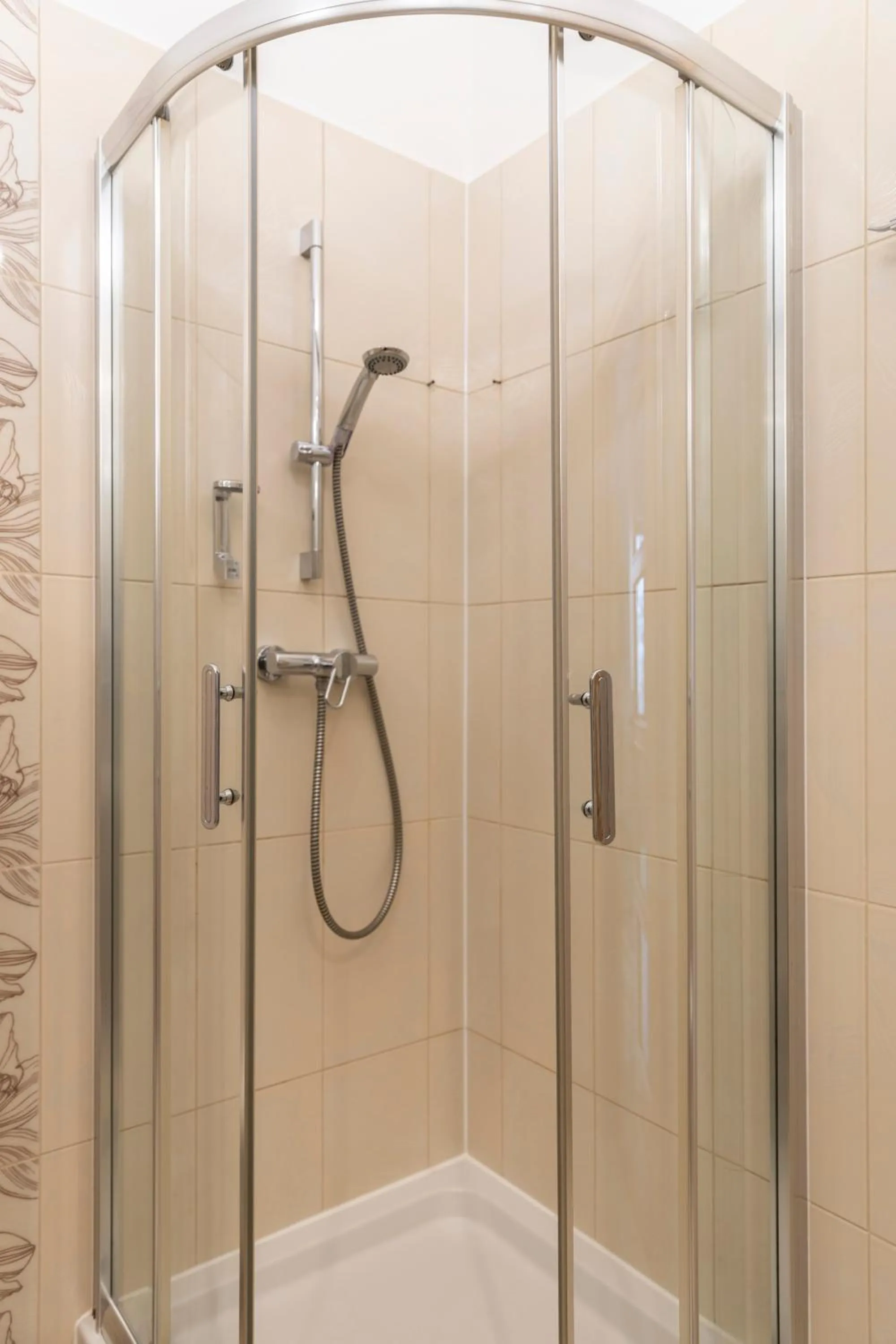 Shower in TatryTOP Radowid basen sauna